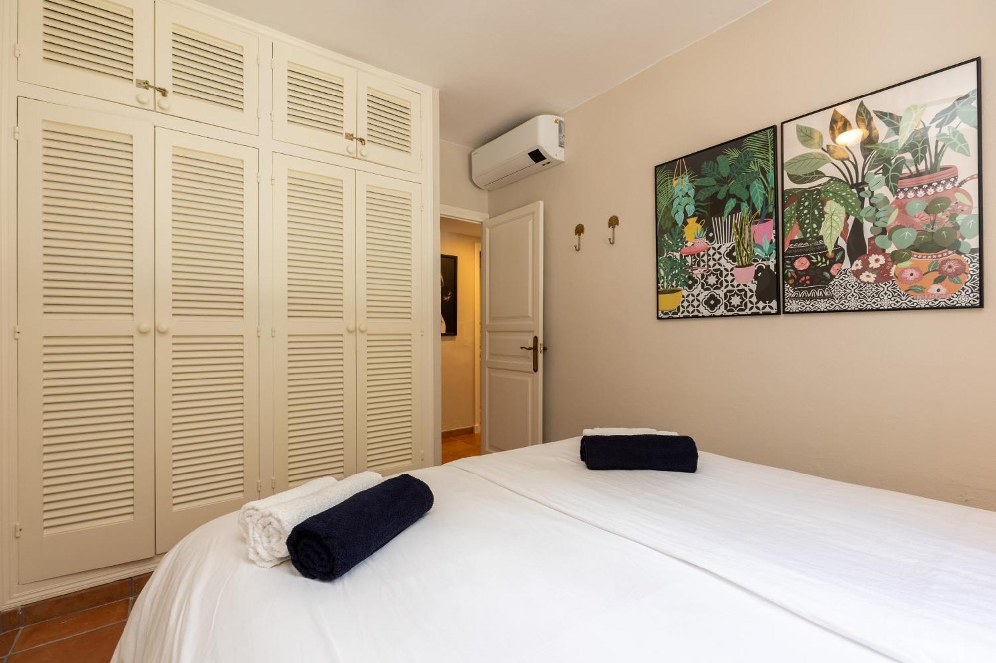 Caterina Authentic In Quiet, Wooded Area Villa