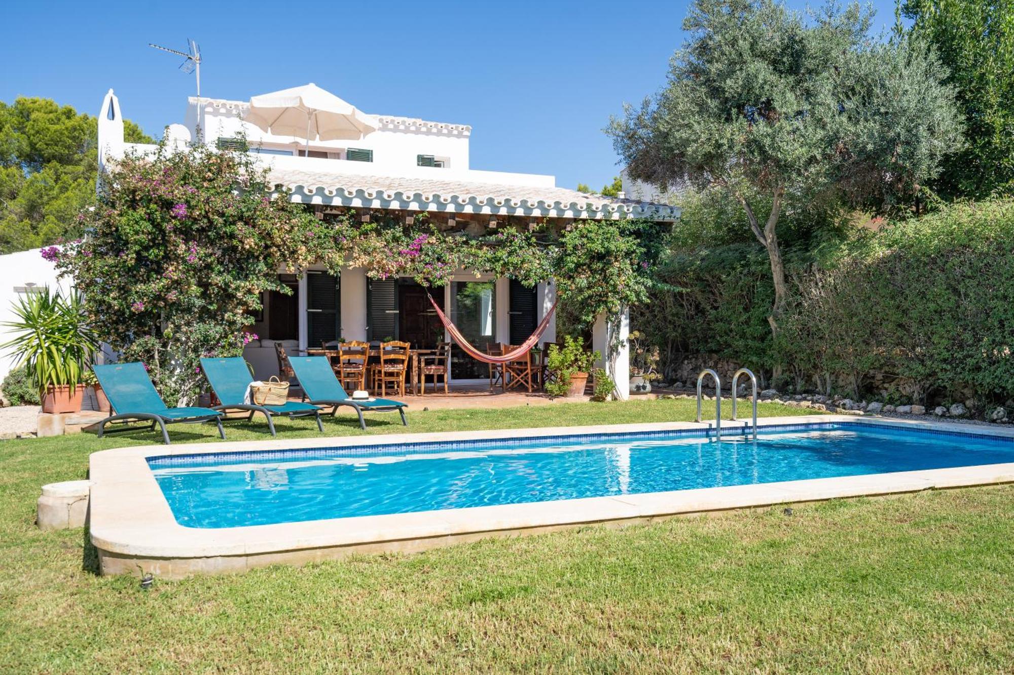 Сasa de vacaciones En Biniancolla Con Piscina Y Jardin