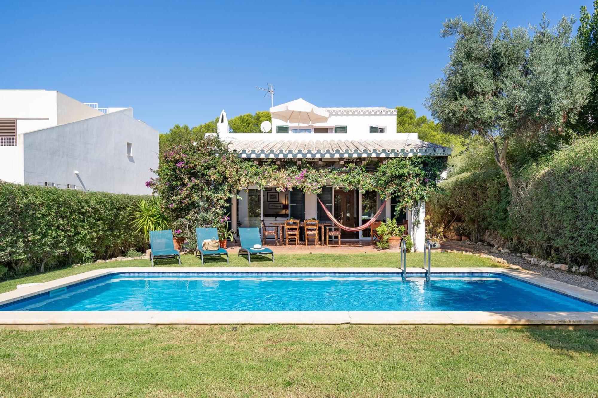 En Biniancolla Con Piscina Y Jardin Holiday home *
