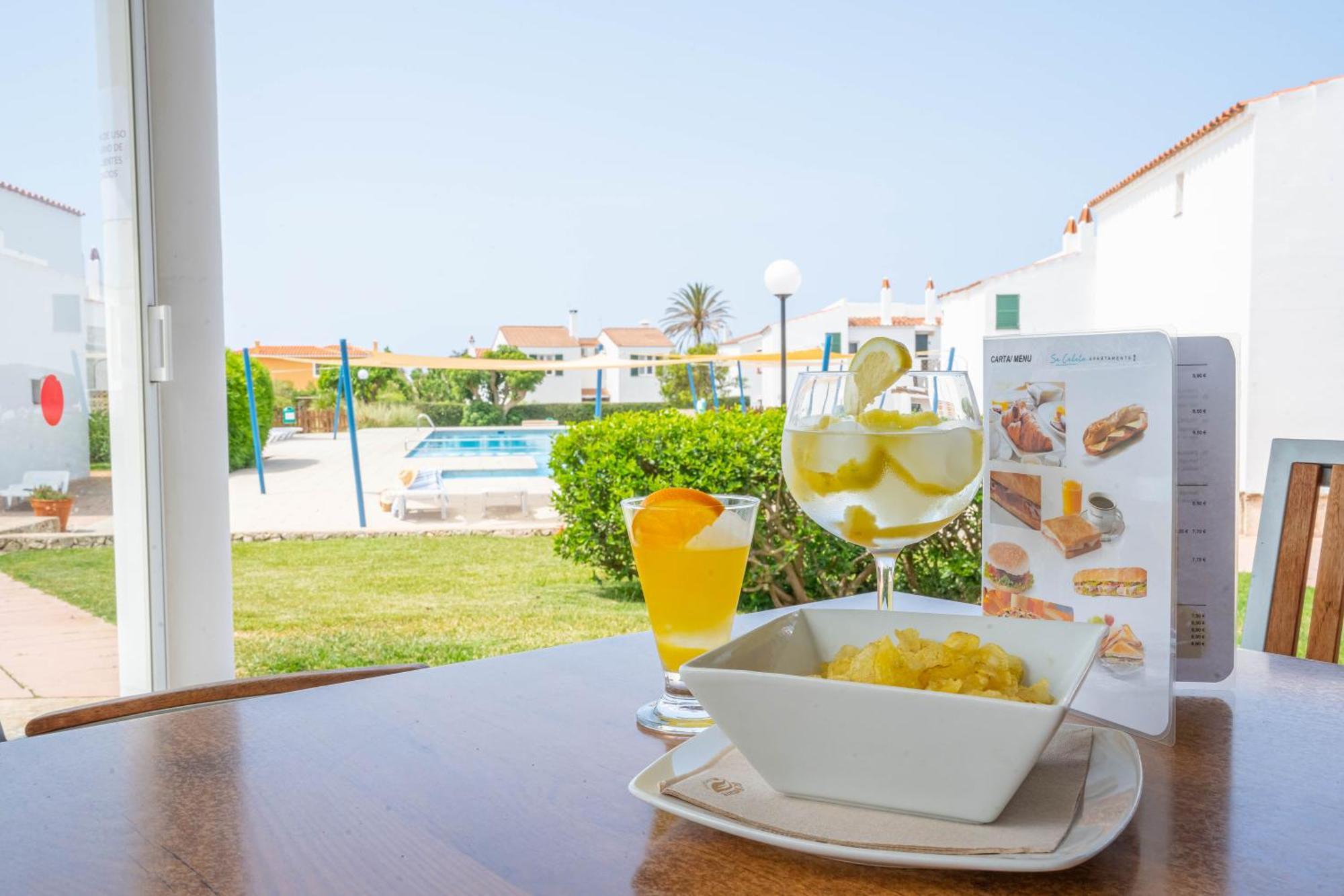 Apartamentos Sa Caleta *