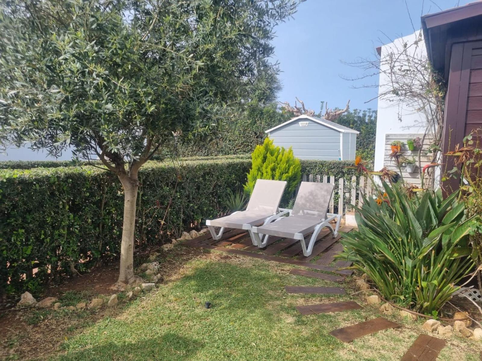 Apartamento Fantastico Apartamento Con Jardin Privado Y Piscina Para 4 Personas En Cap D'artrutx En Ciutadella De Menorca