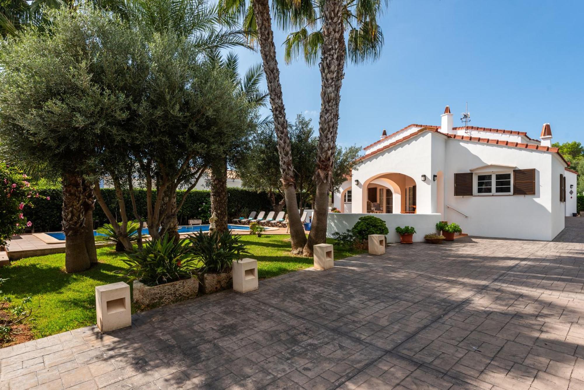 Juana Blanes * Cala'N Blanes (Menorca)