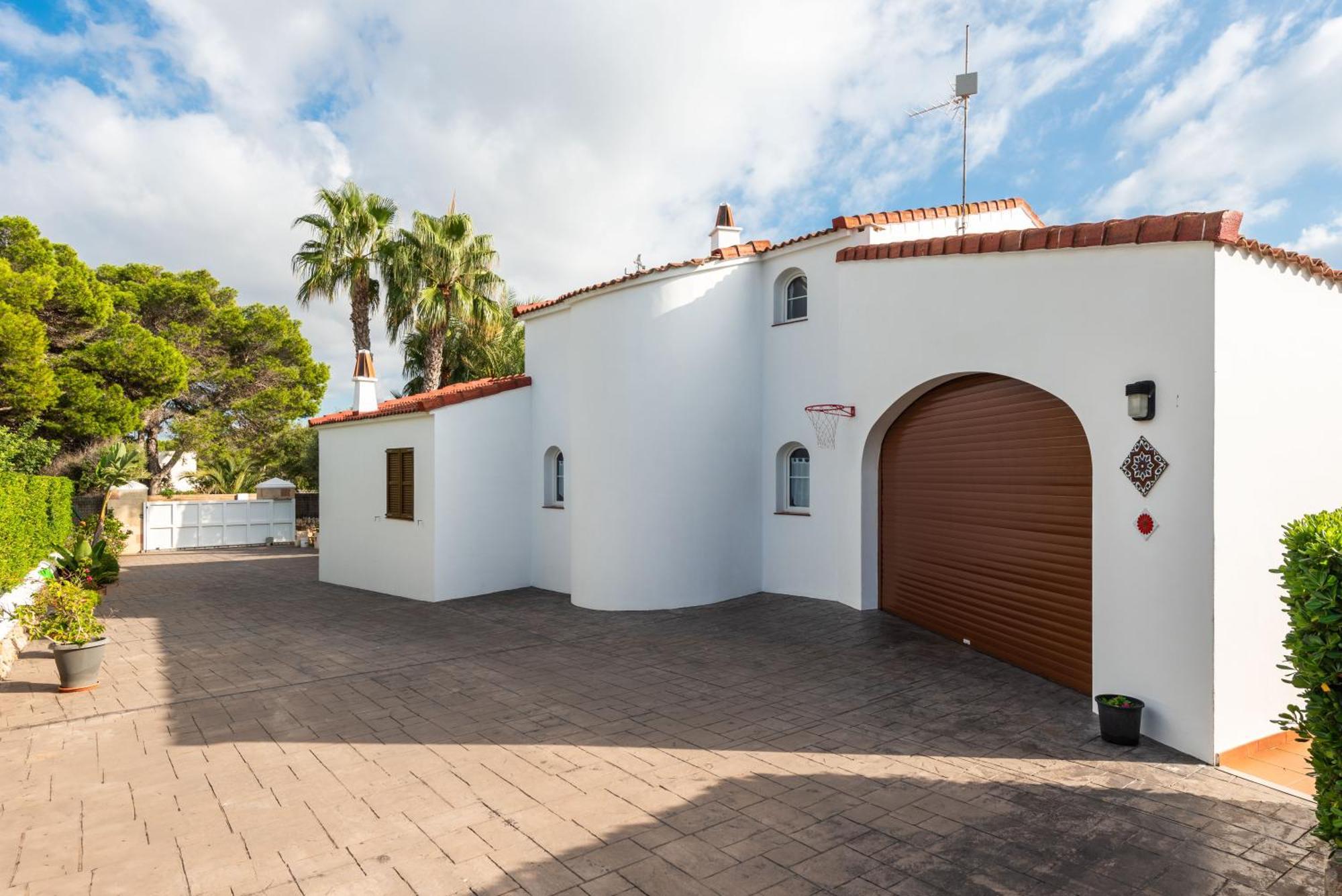 Juana Blanes Villa *