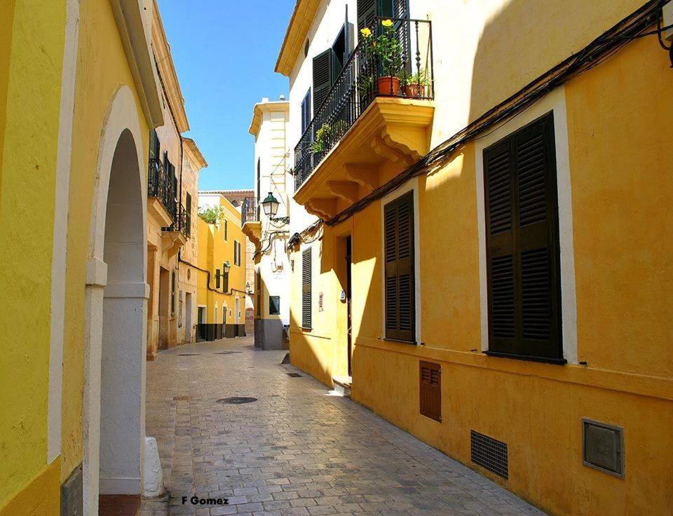 Apartamento Playa Xoriguer Con Piscina Y Jardin