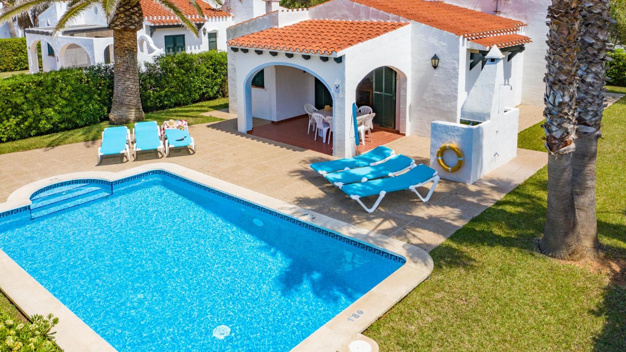 Jordi Bonita Con Piscina En Menorca