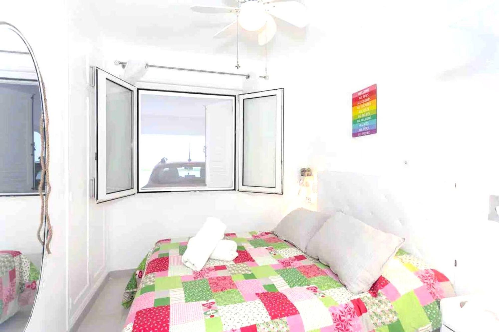 Apartamento Spacious Near With Shared Pool
