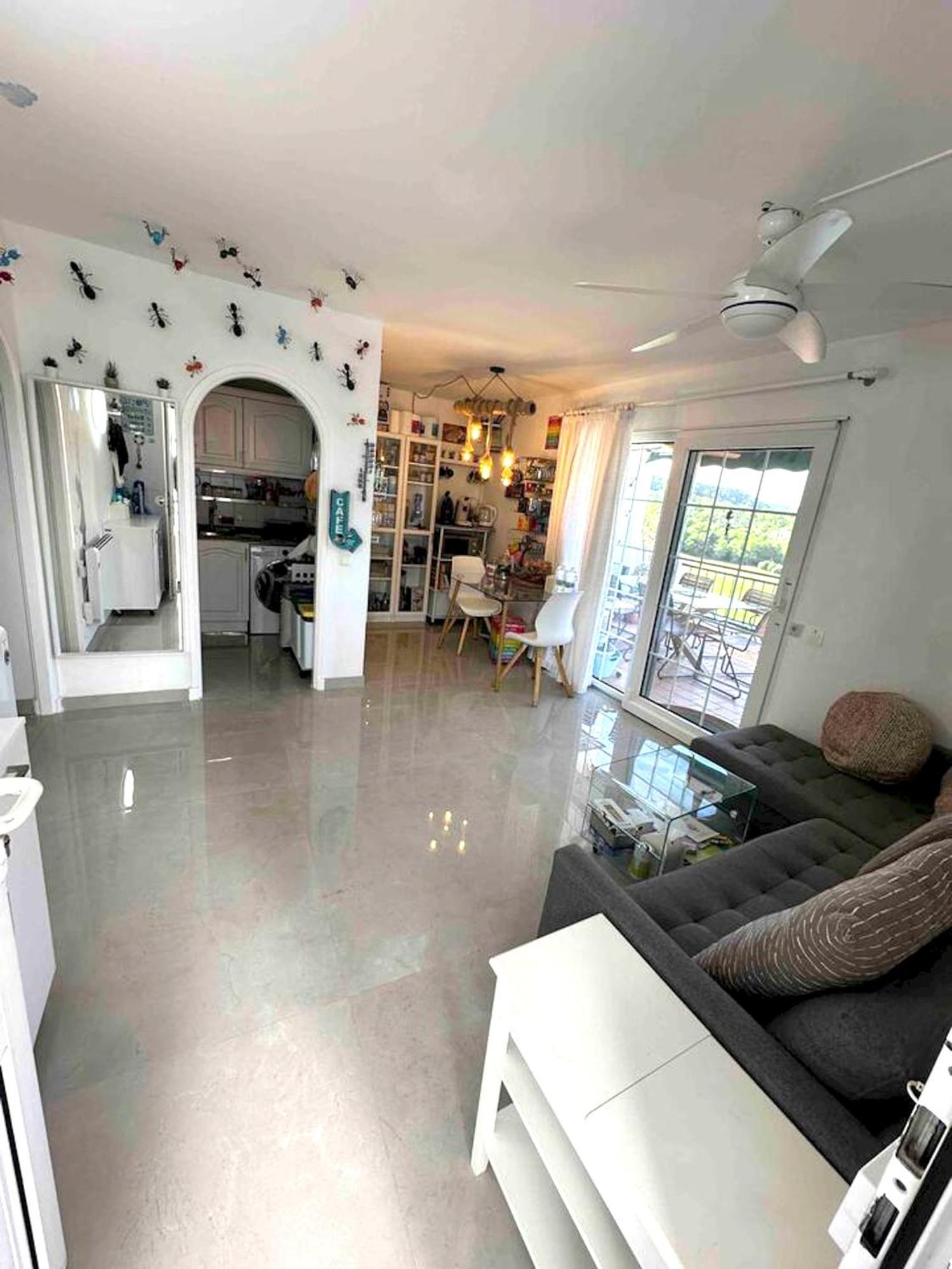 Spacious Near With Shared Pool