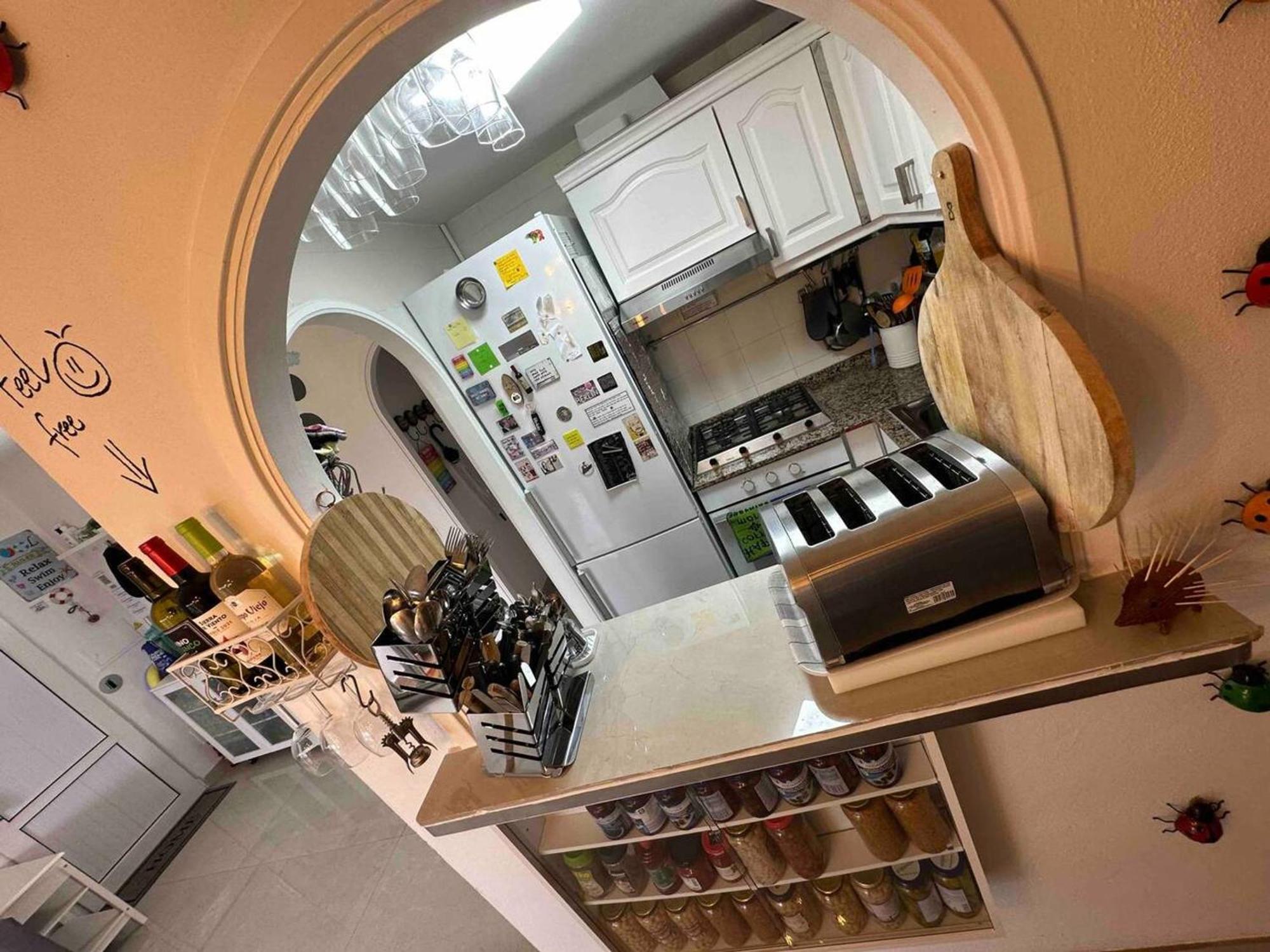 Spacious Near With Shared Pool Apartamento