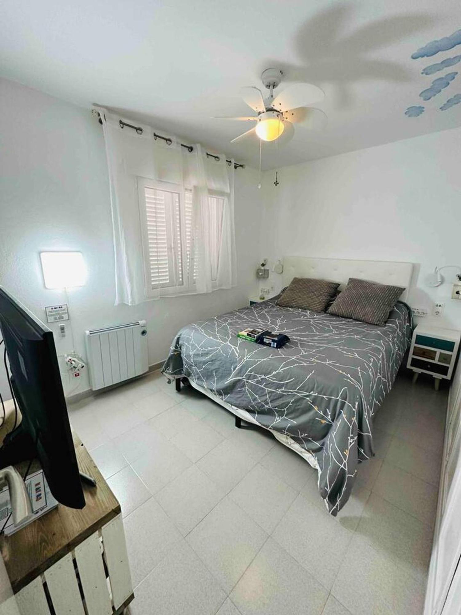Apartamento Spacious Near With Shared Pool