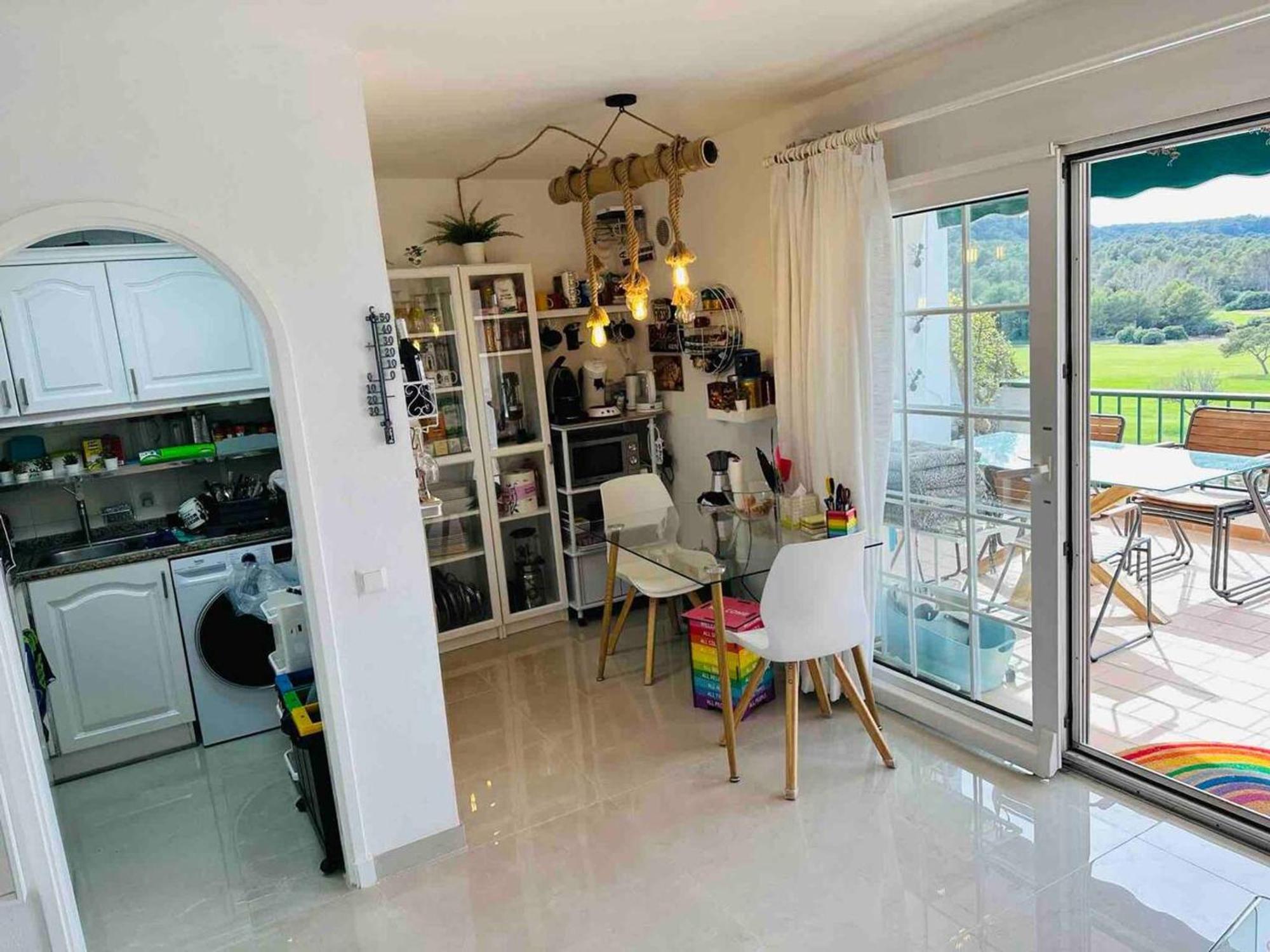 Spacious Near With Shared Pool Apartamento *