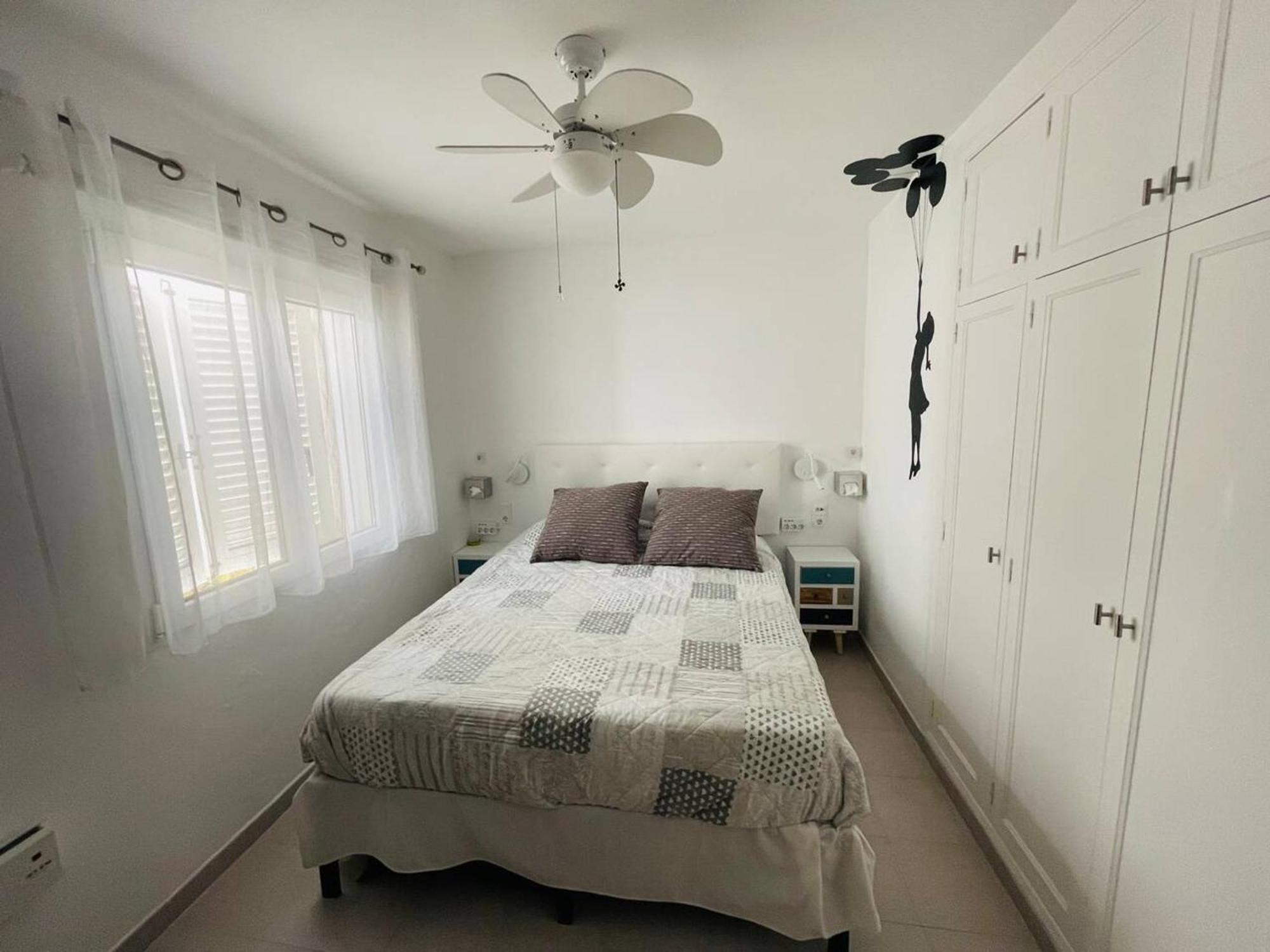 Spacious Near With Shared Pool Son Parc