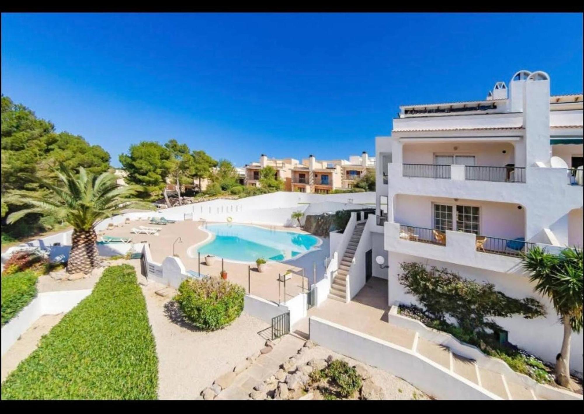 Apartamento Spacious Near With Shared Pool Son Parc