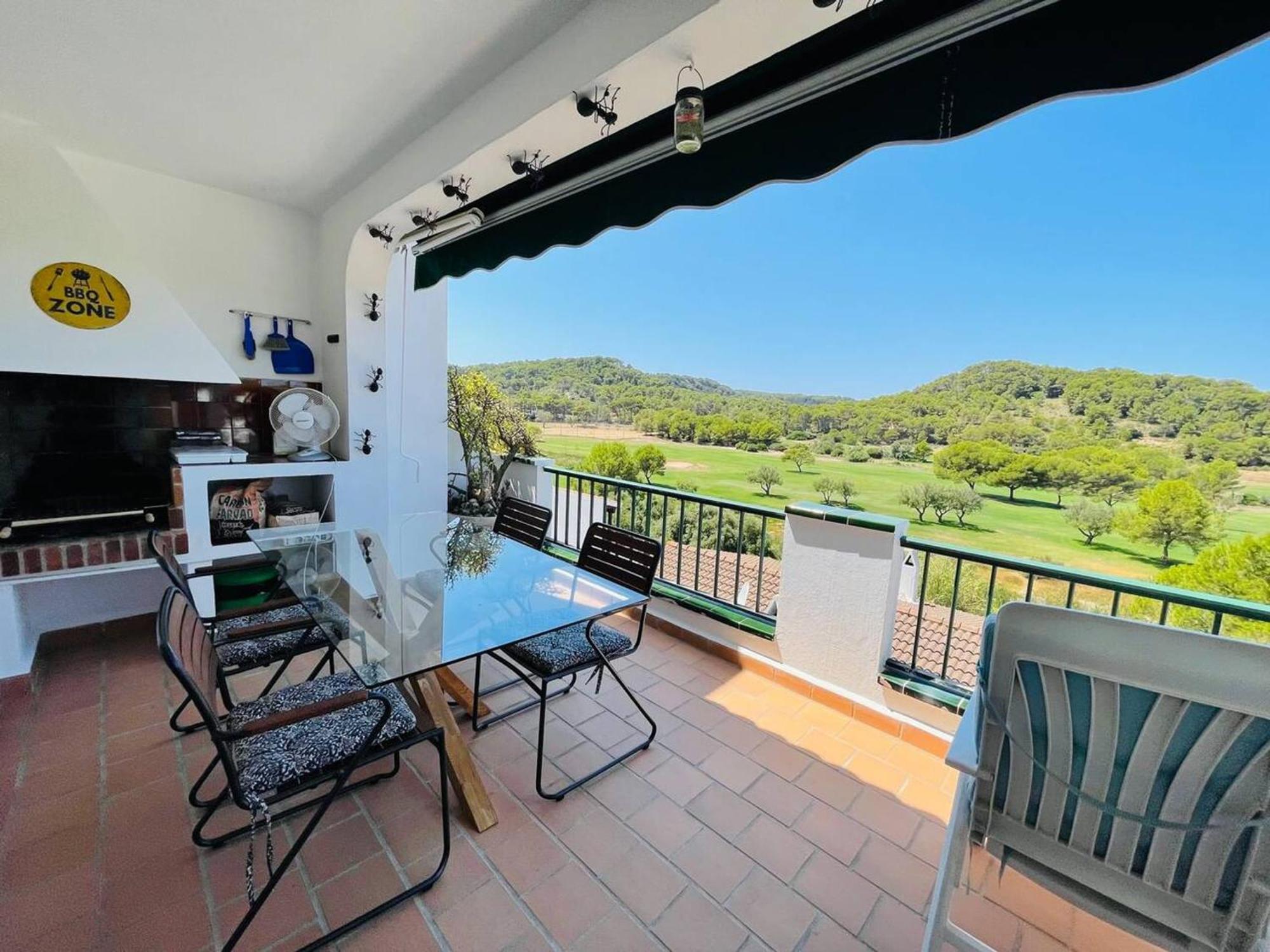 Spacious Near With Shared Pool Son Parc