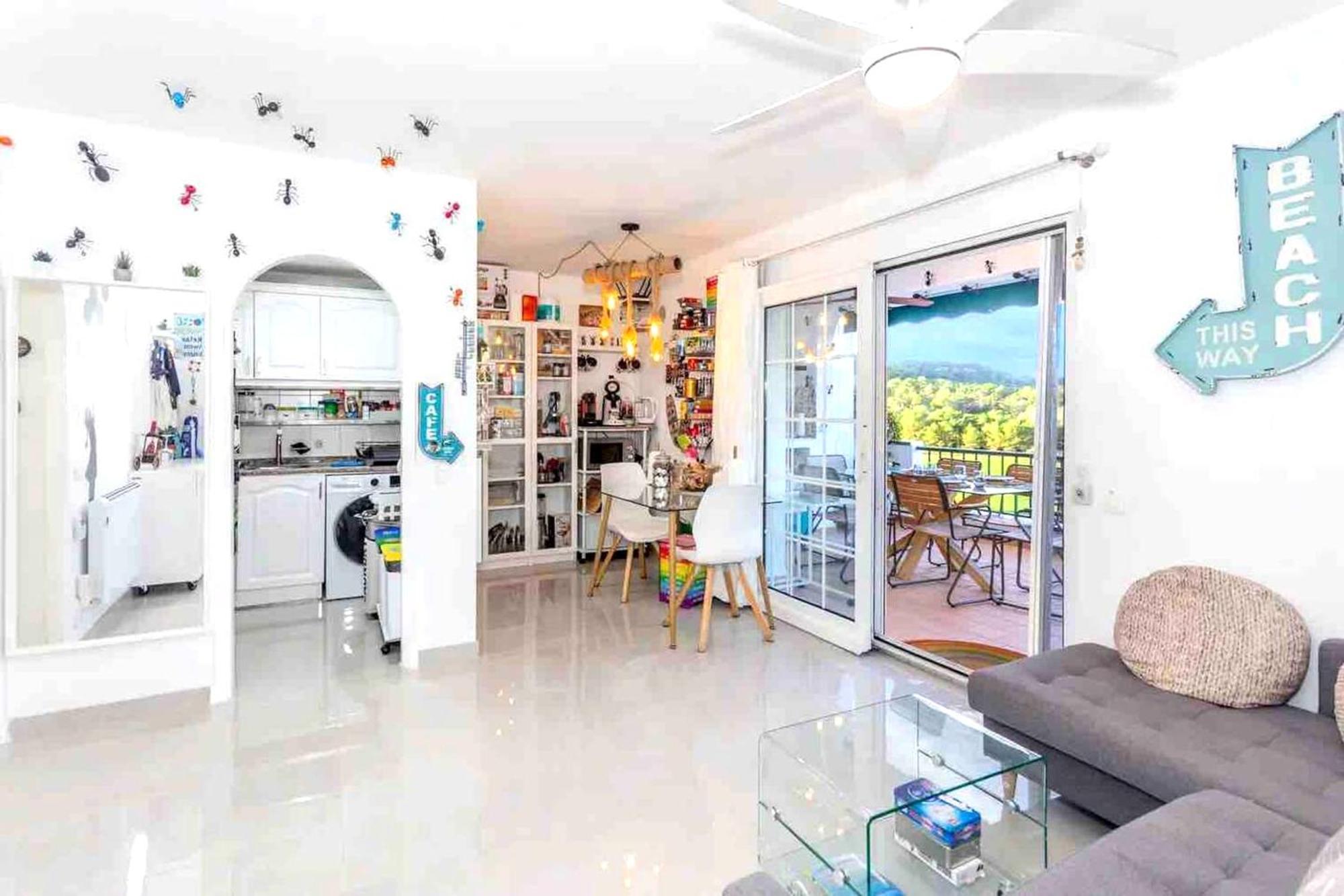 Spacious Near With Shared Pool * Son Parc