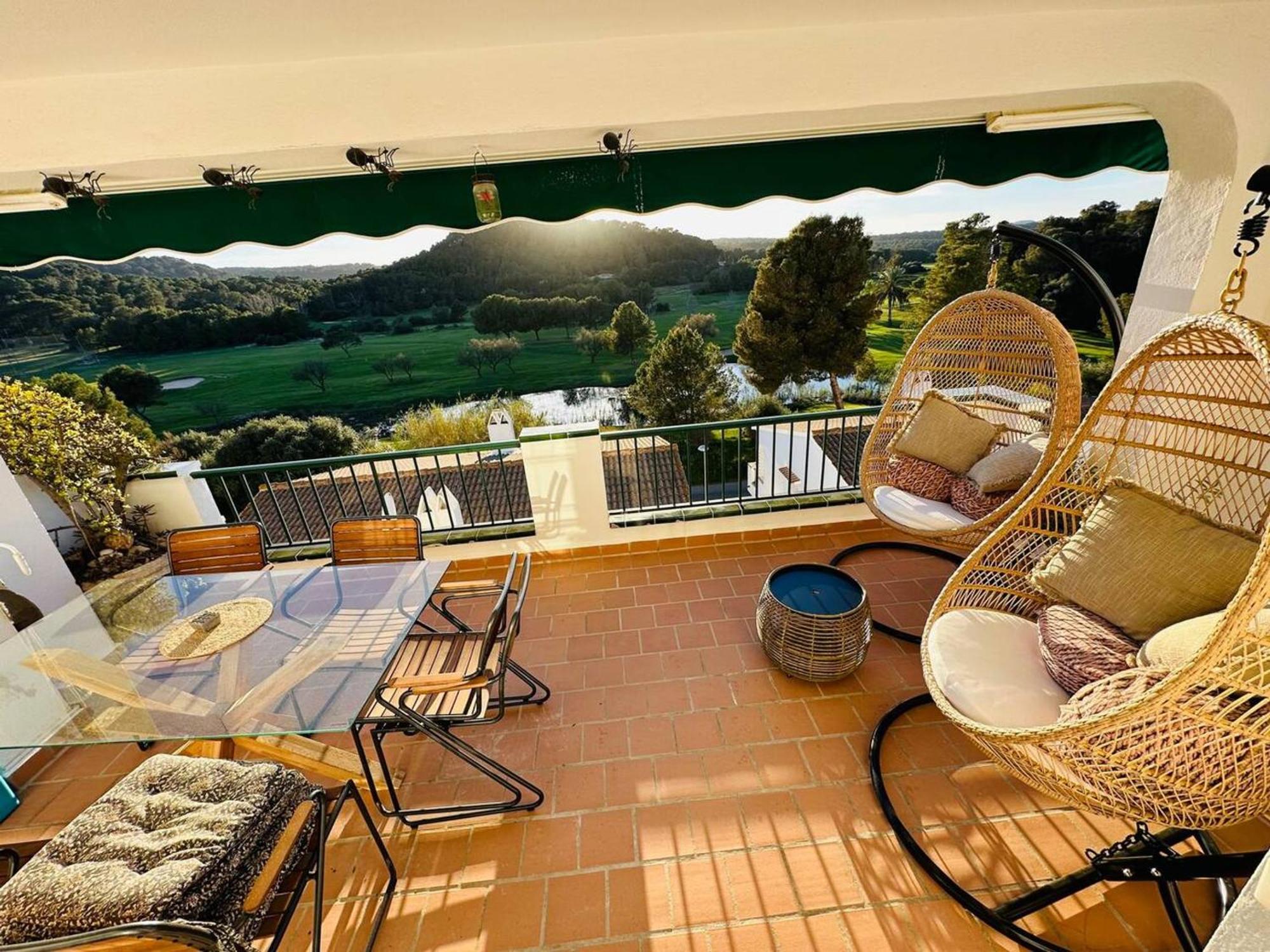 Spacious Near With Shared Pool Apartamento