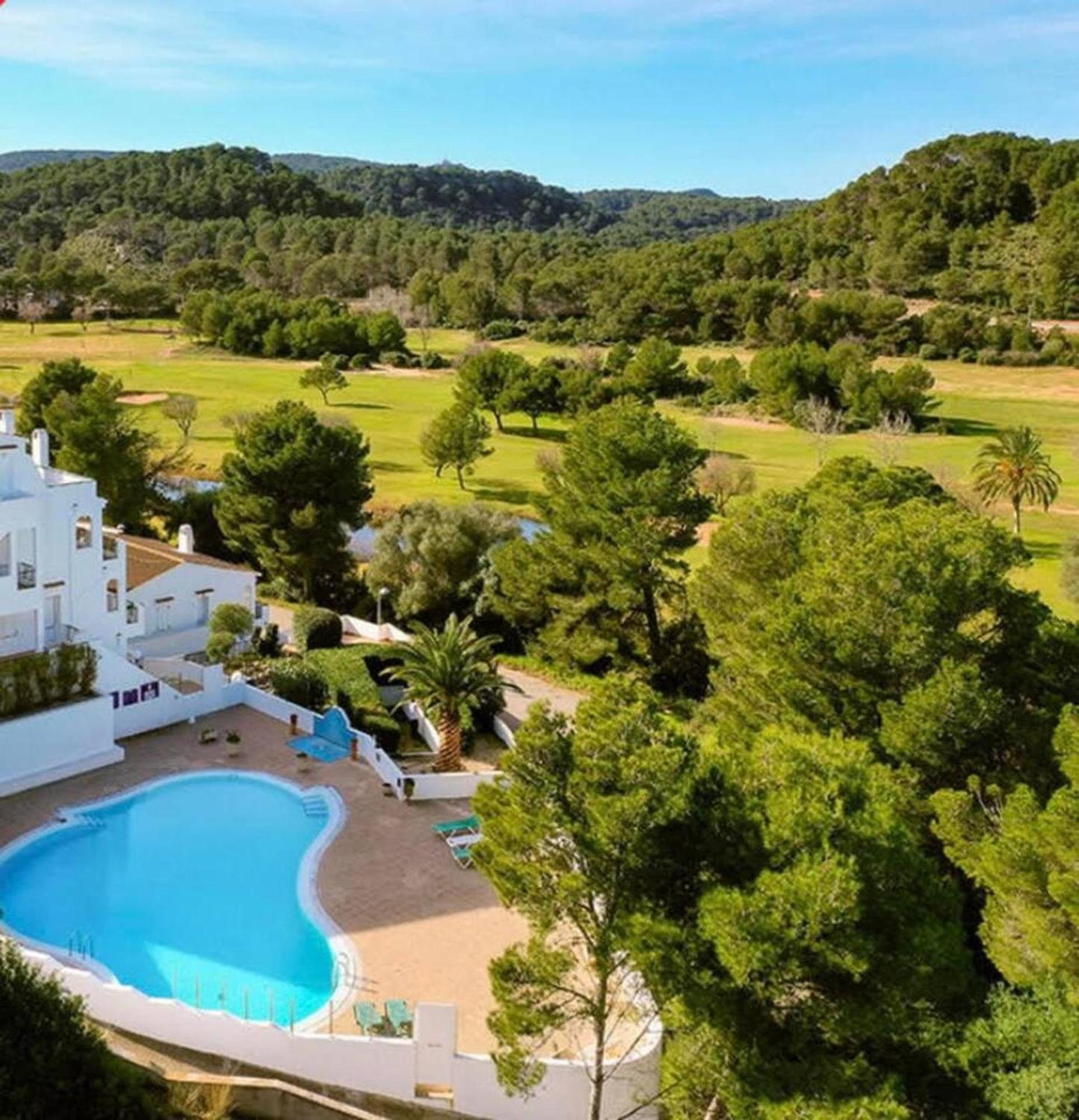 Apartamento Spacious Near With Shared Pool *