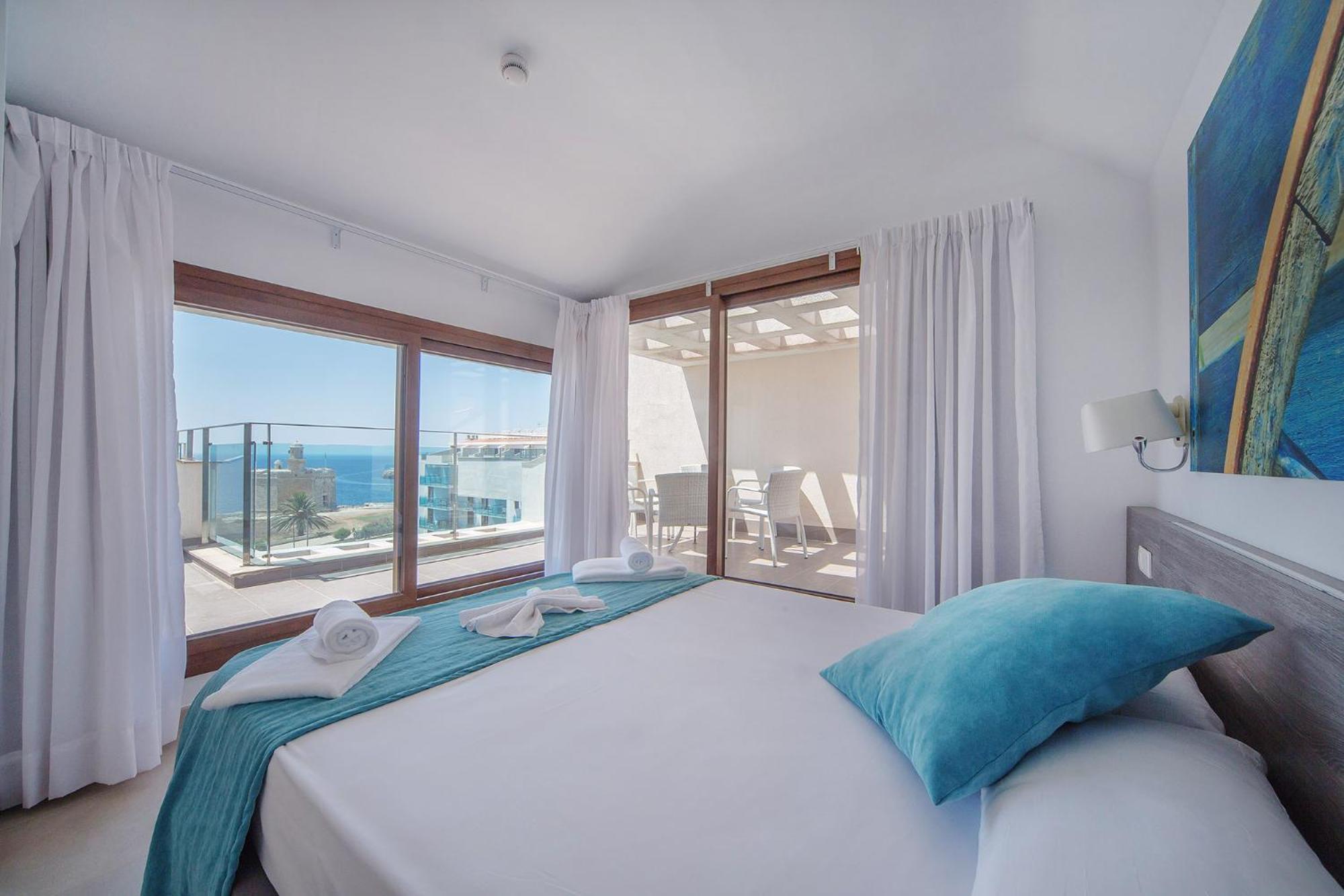 Ferrer Skyline Apartahotel 4*