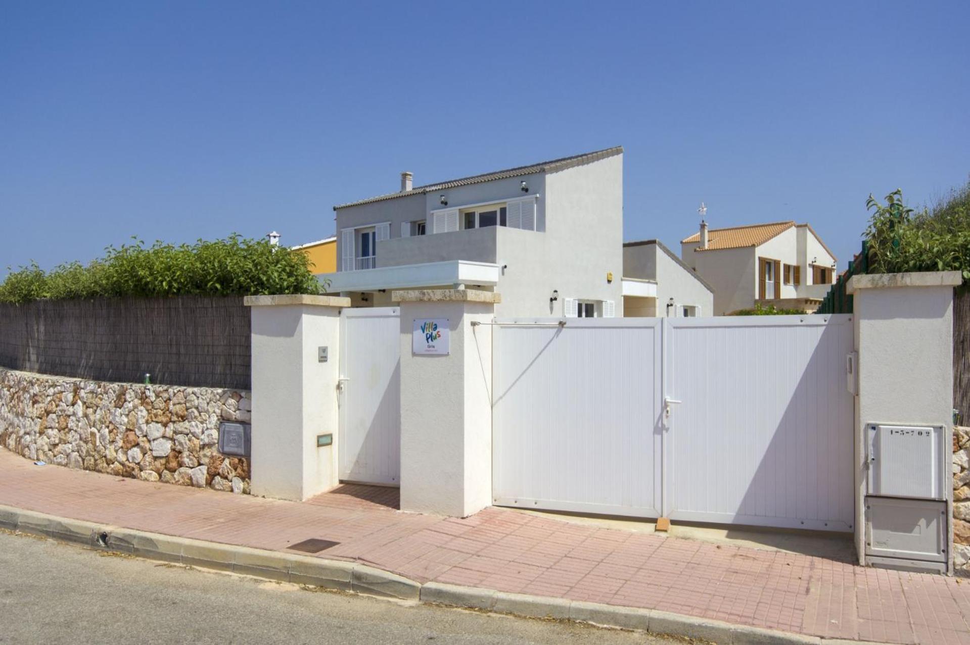 Gris By Villa Cala'N Blanes (Menorca)