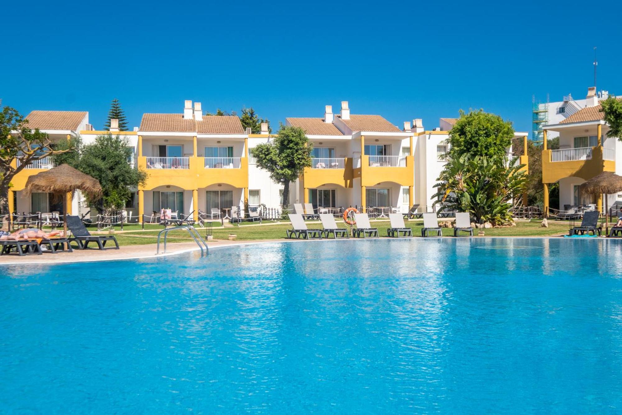 Apartahotel Comitas Isla Del Aire Punta Prima (Menorca)