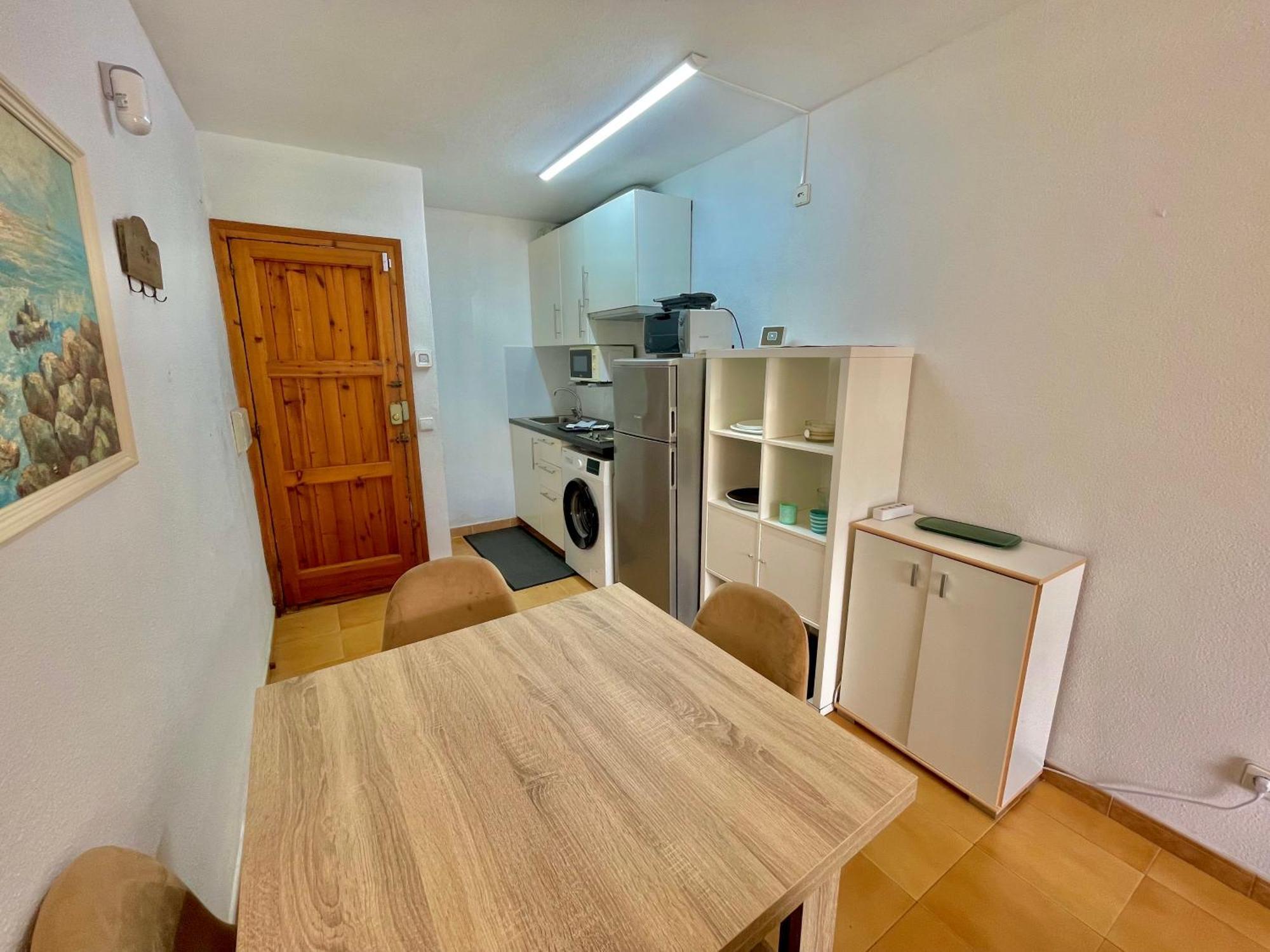 Llevant En Planta Baja Con Piscina Apartamento *