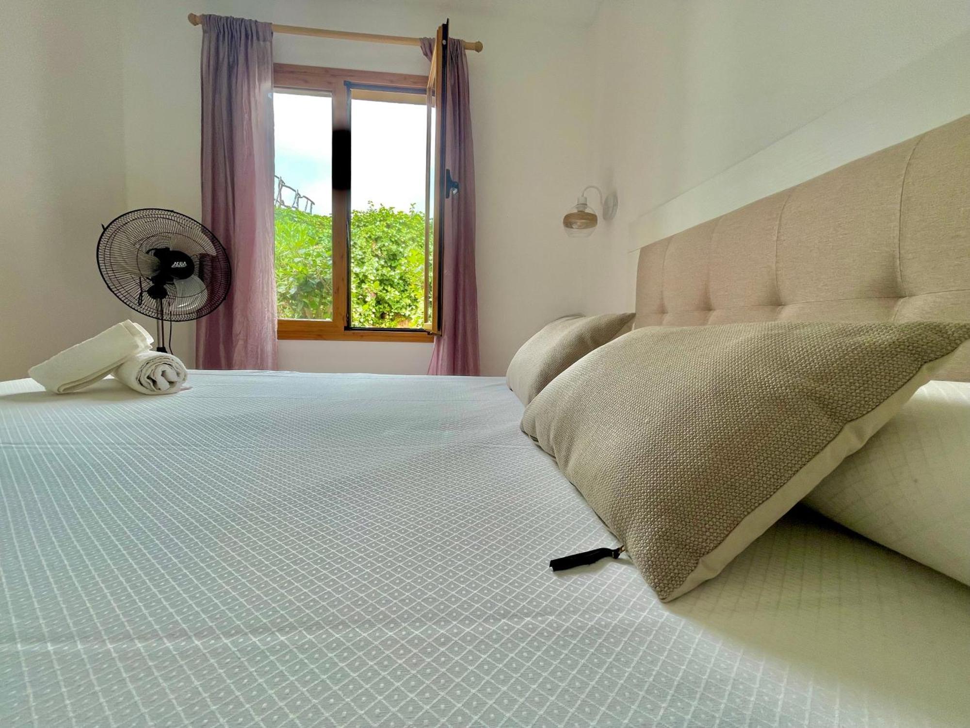 Llevant En Planta Baja Con Piscina Apartamento