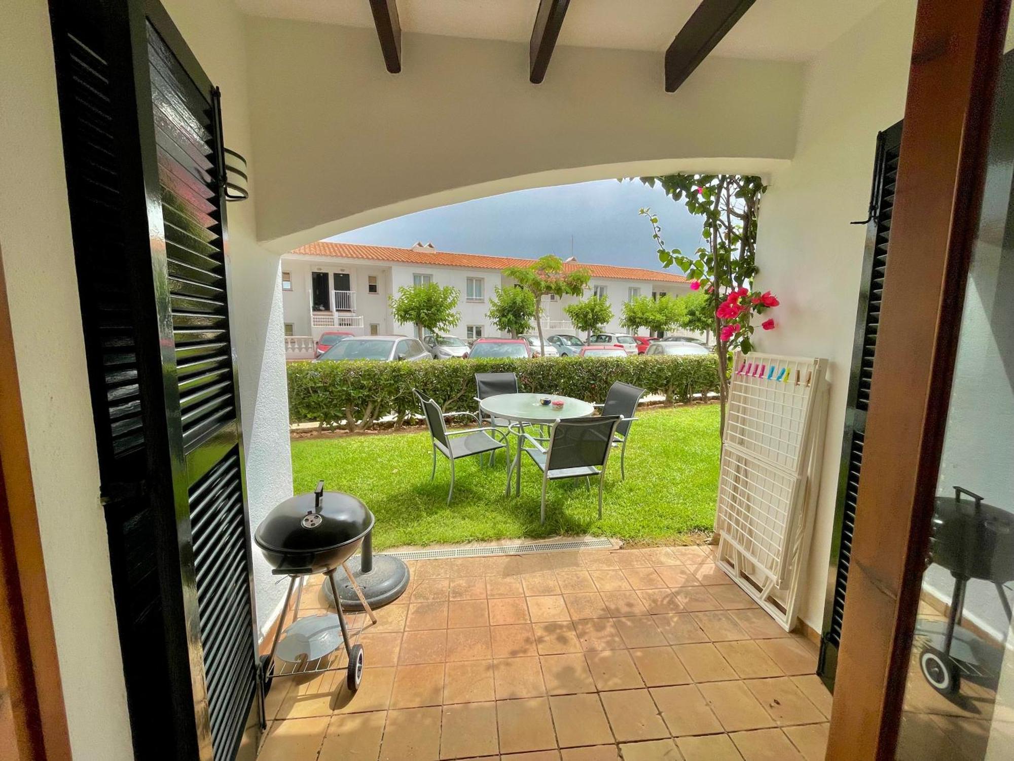 Llevant En Planta Baja Con Piscina Apartamento *