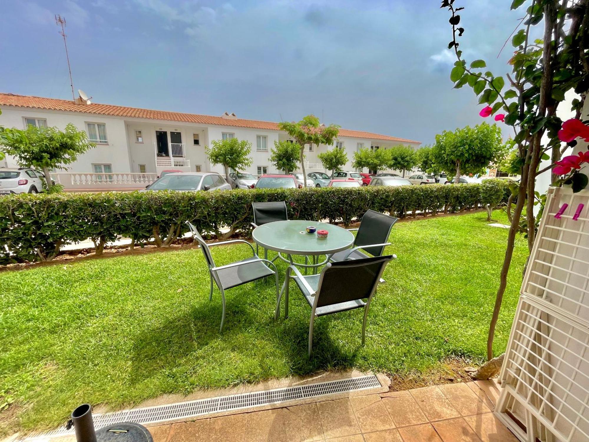 Llevant En Planta Baja Con Piscina Apartamento *