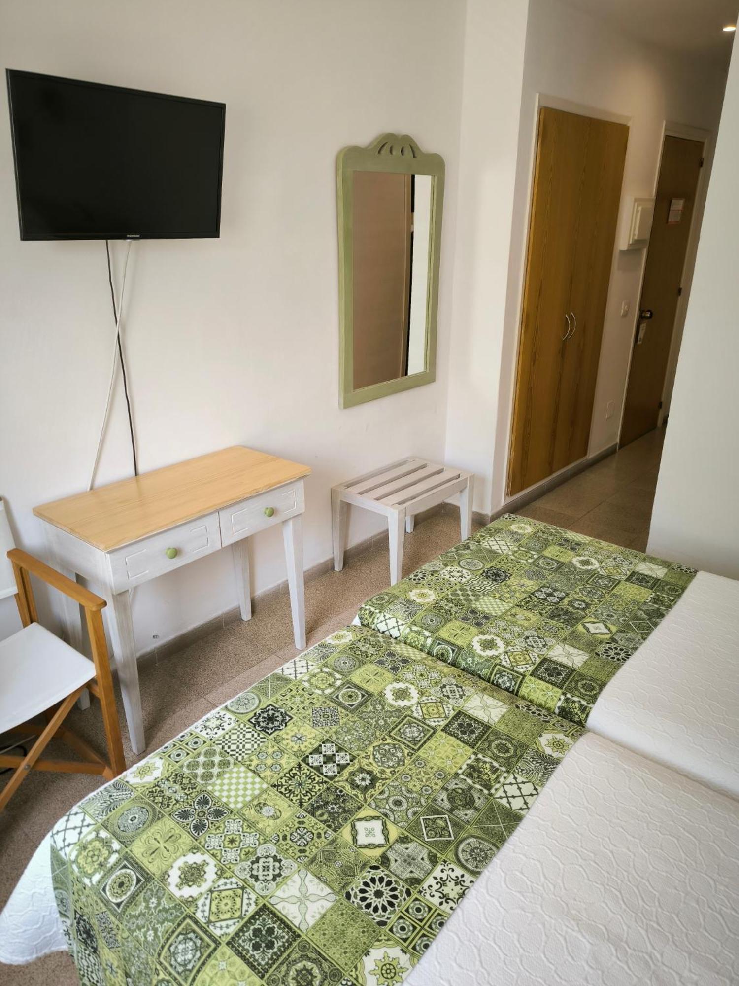 Geminis Hotel