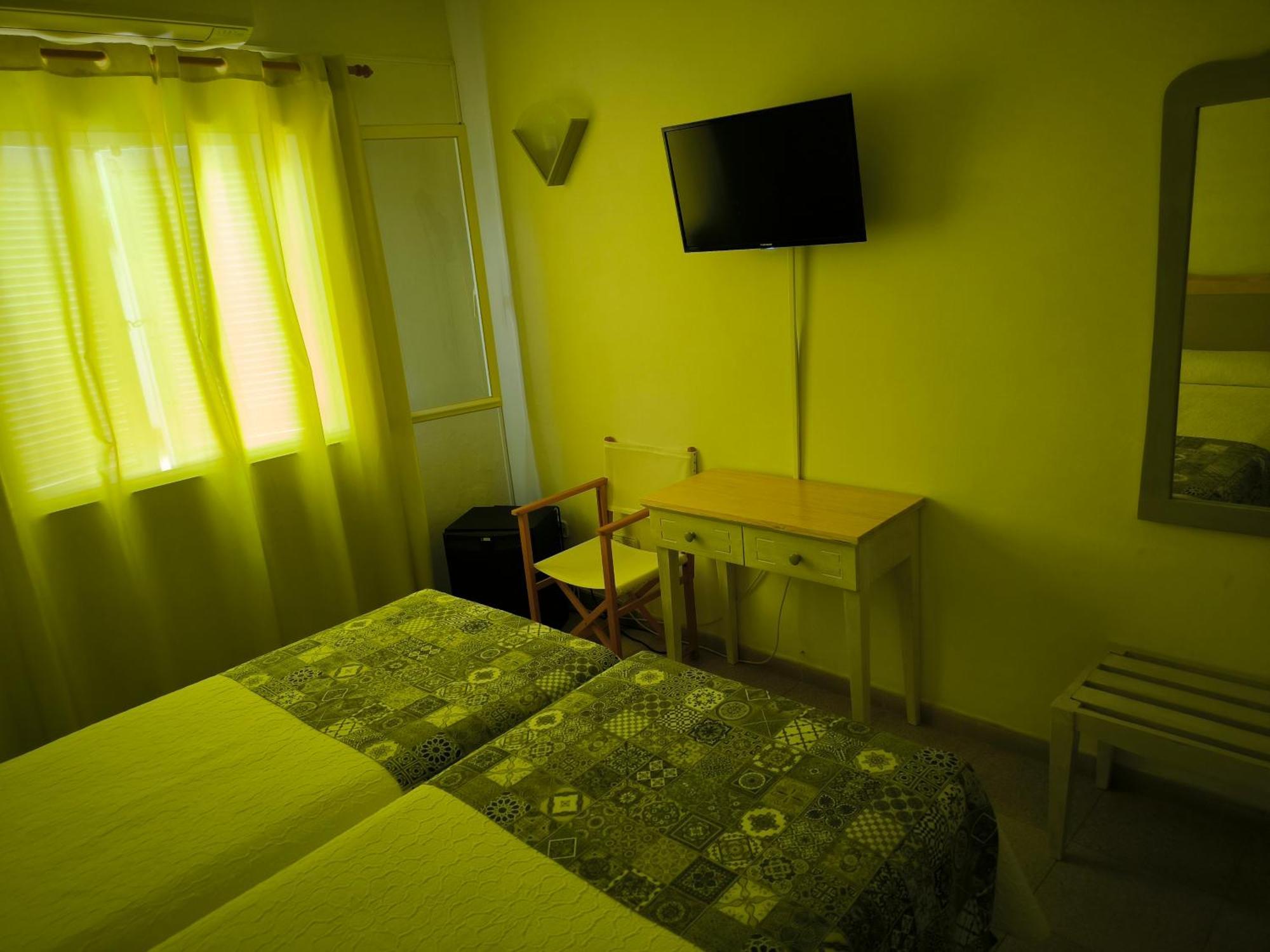 Geminis Hotel 2*