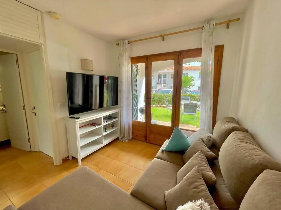 Llevant En Planta Baja Con Piscina Apartamento *