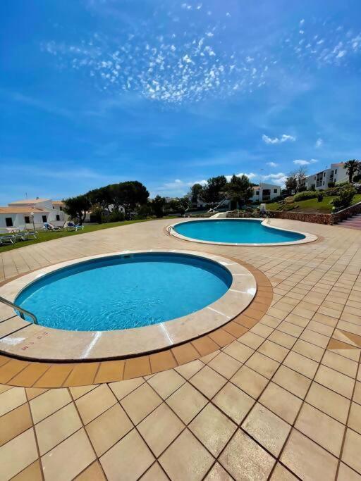 Llevant En Planta Baja Con Piscina Apartamento