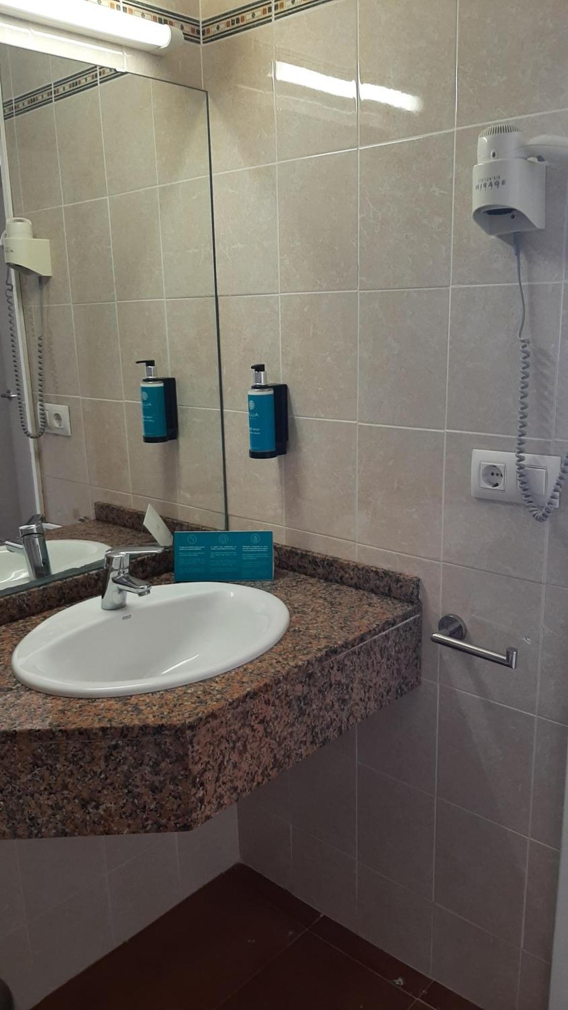 Apartahotel Flora Park & Aquarock 3*