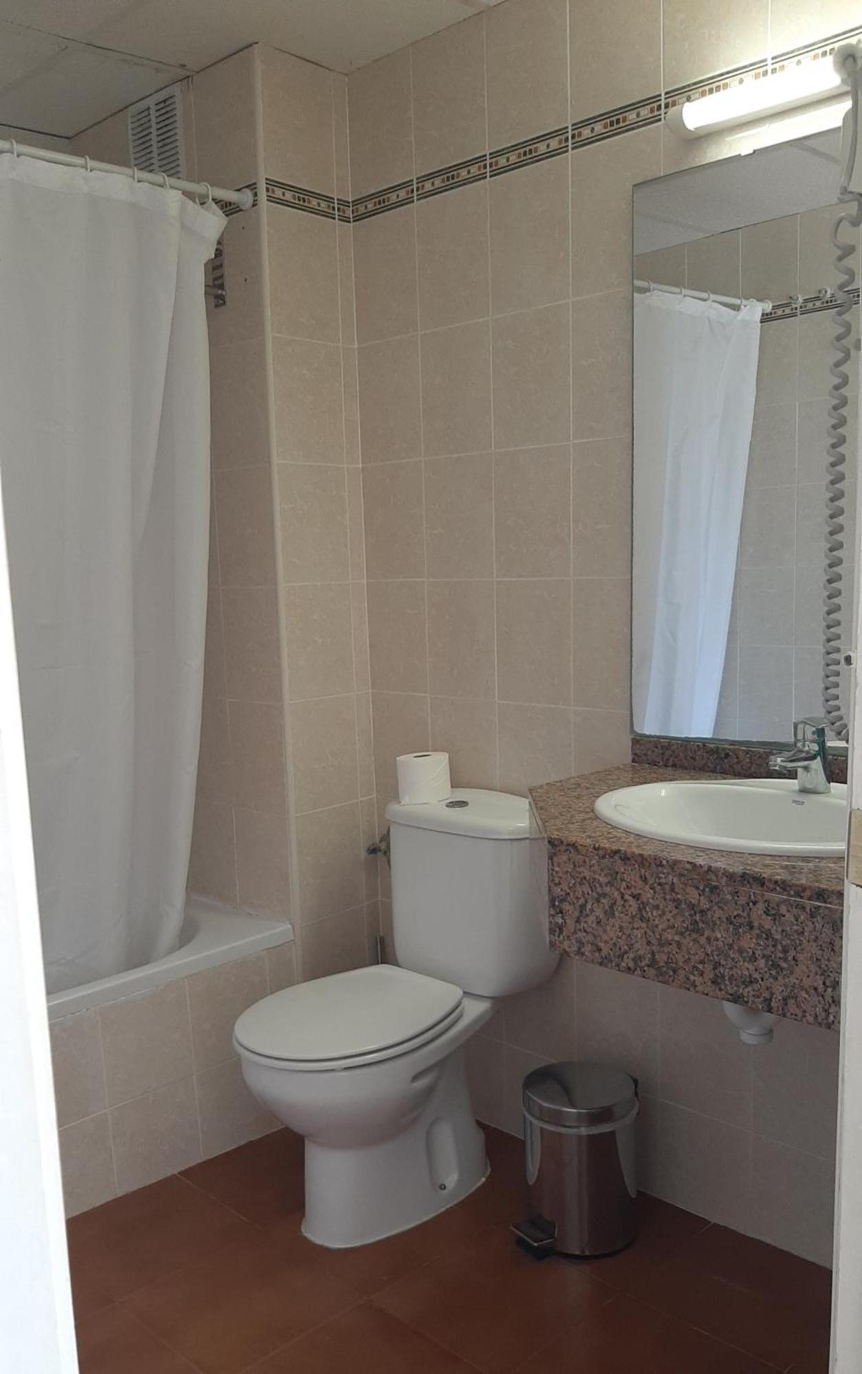 Flora Park & Aquarock 3* Cala'N Bosch (Menorca)