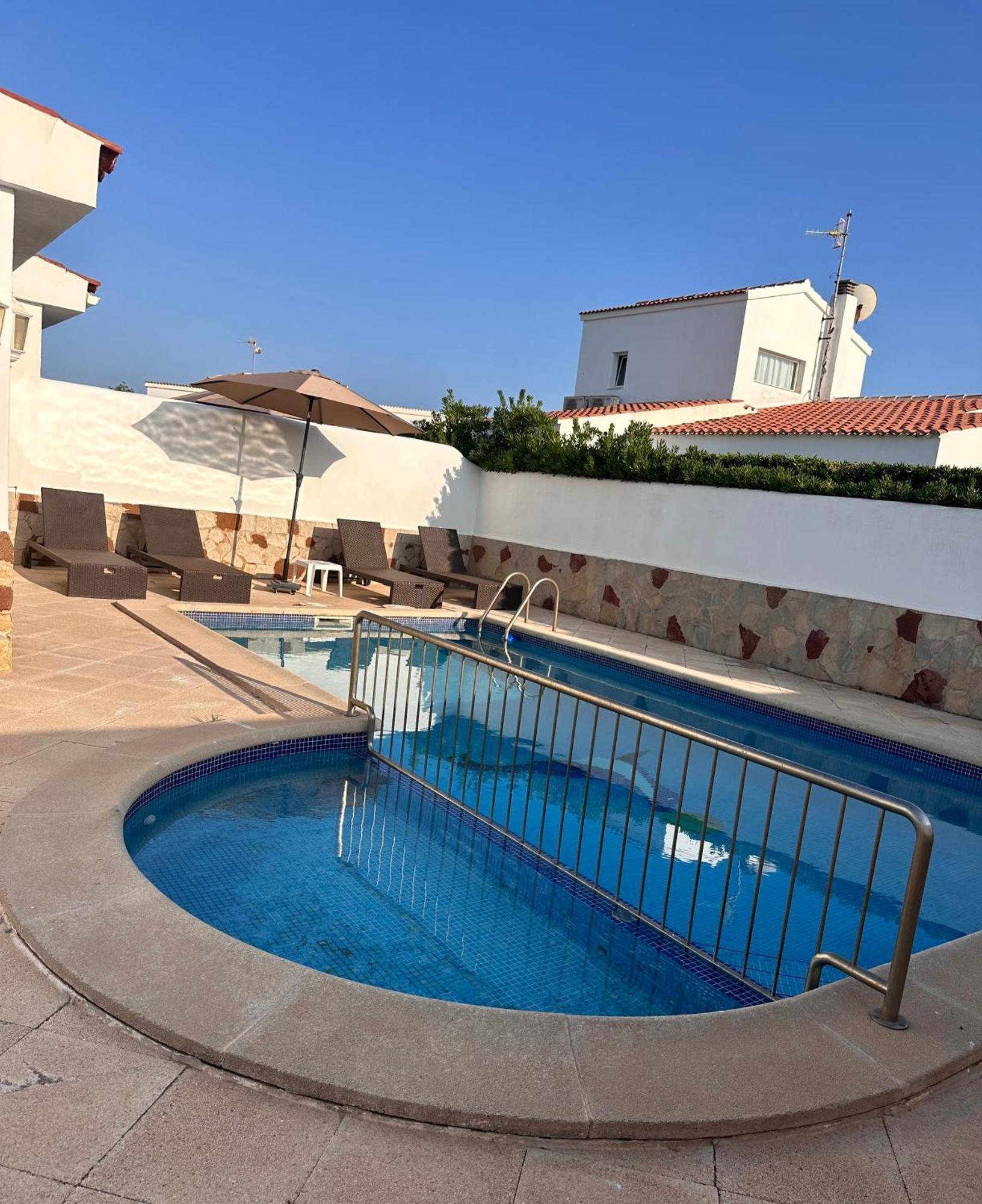 Сasa de vacaciones Con Piscinas Privadas Junto Al Mar *