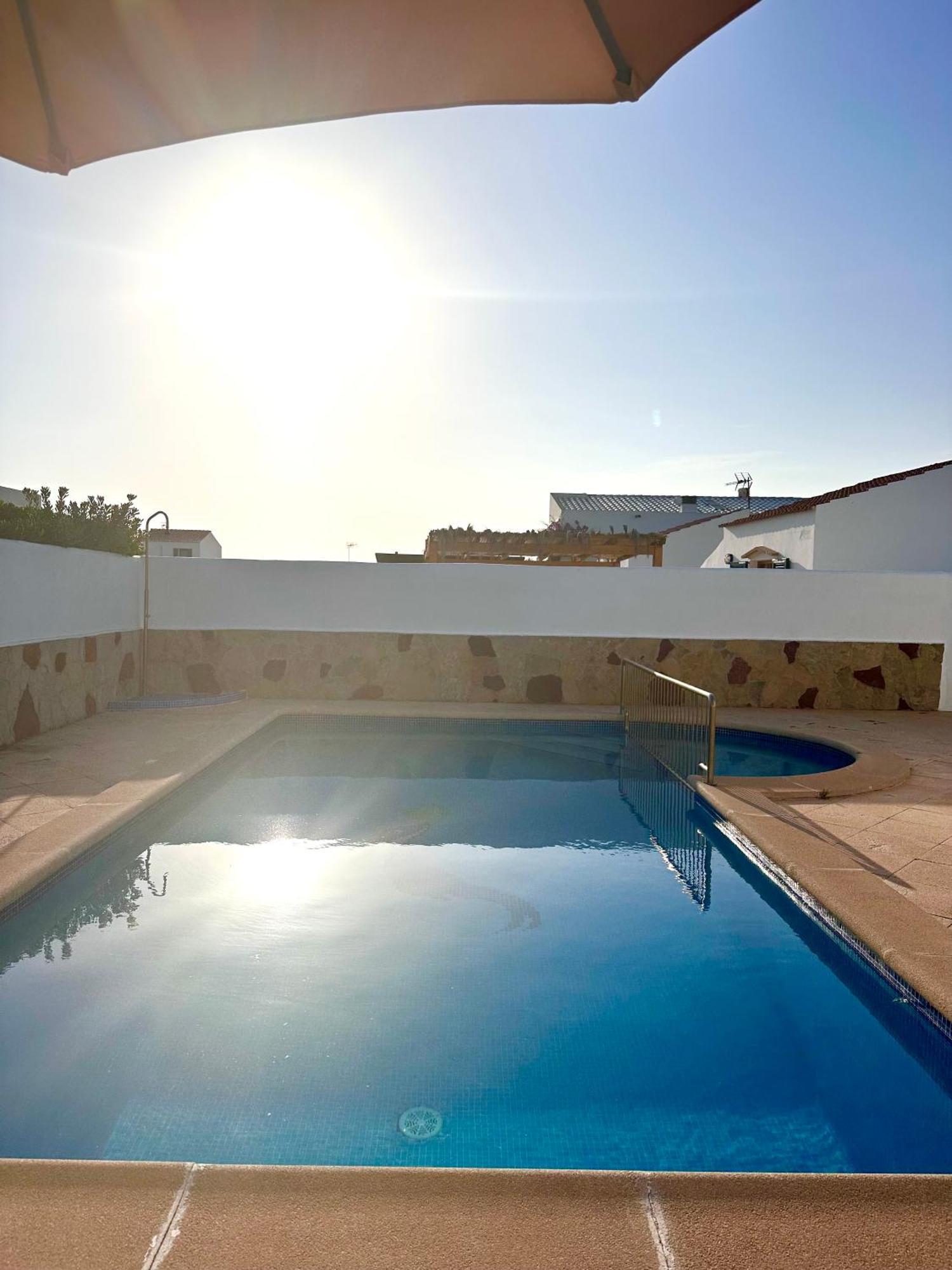 Con Piscinas Privadas Junto Al Mar Сasa de vacaciones *