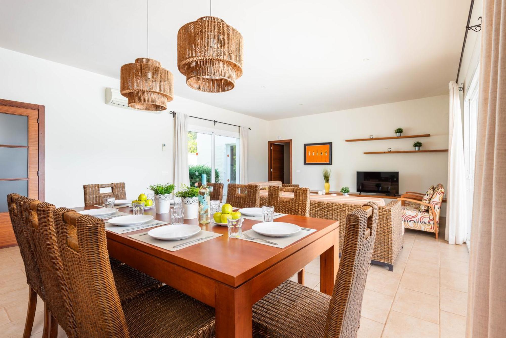 Villa Lola
