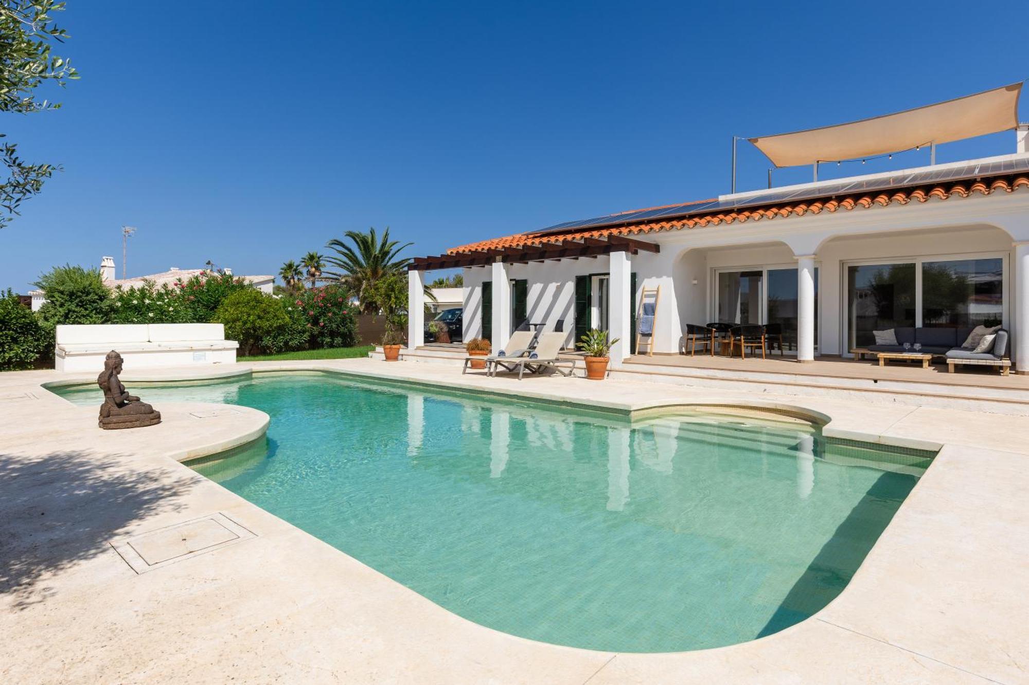 Villa Maravilla With Heatable Pool Rooftopbar With Sea Views And Range Rover Binibeca