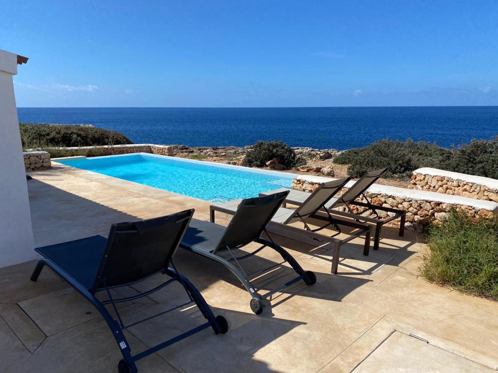 Binisamar Infinity Pool Over The Sea Apartment *