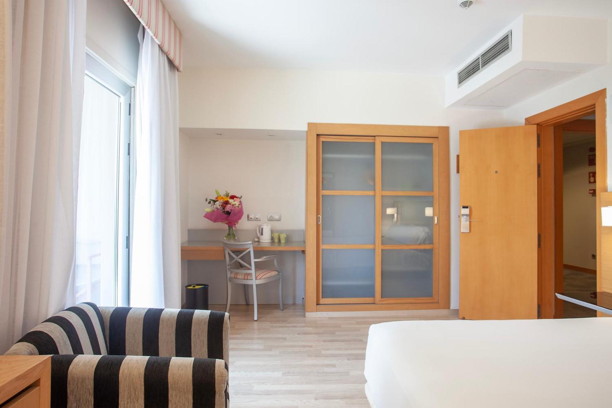 Artiem Capri 4*