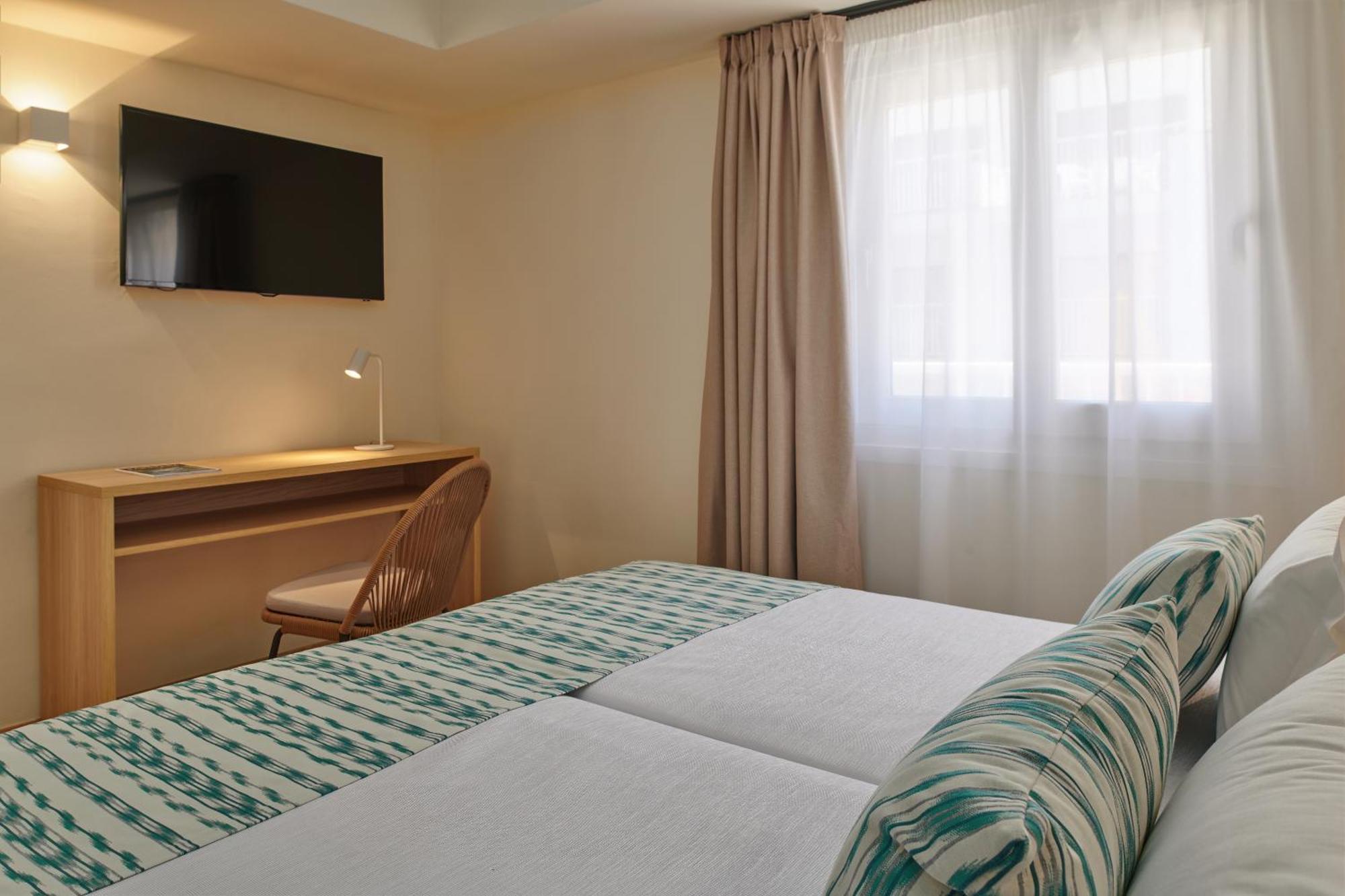 Hotel Grupotel Mar De Menorca Es Canutells