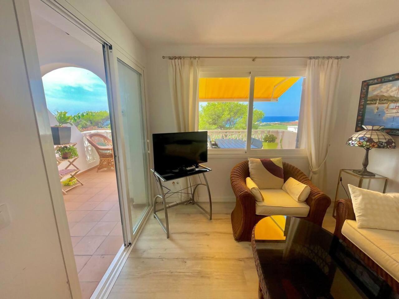 With Views Of Apartamento *