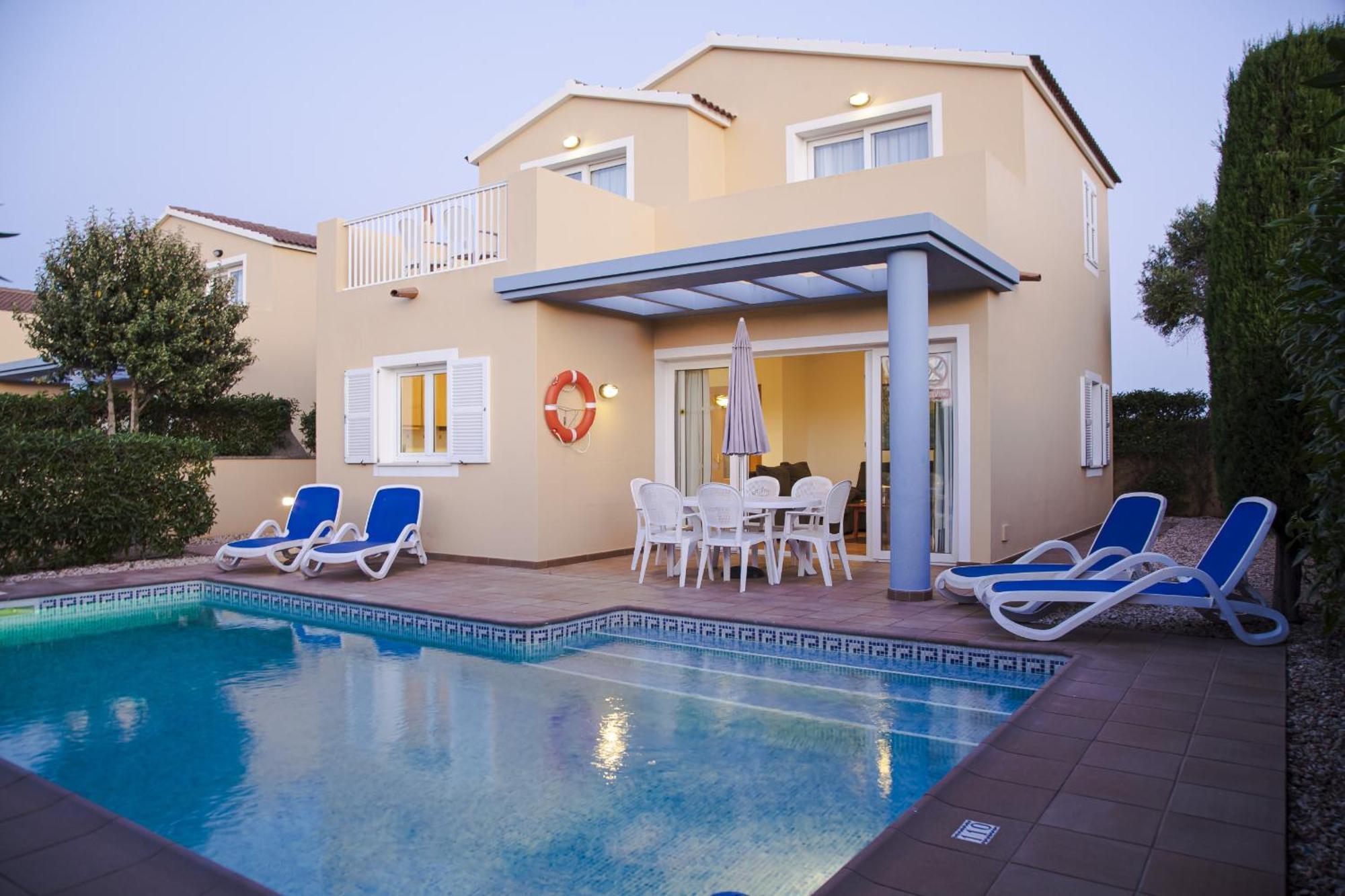 Amarillas Villa