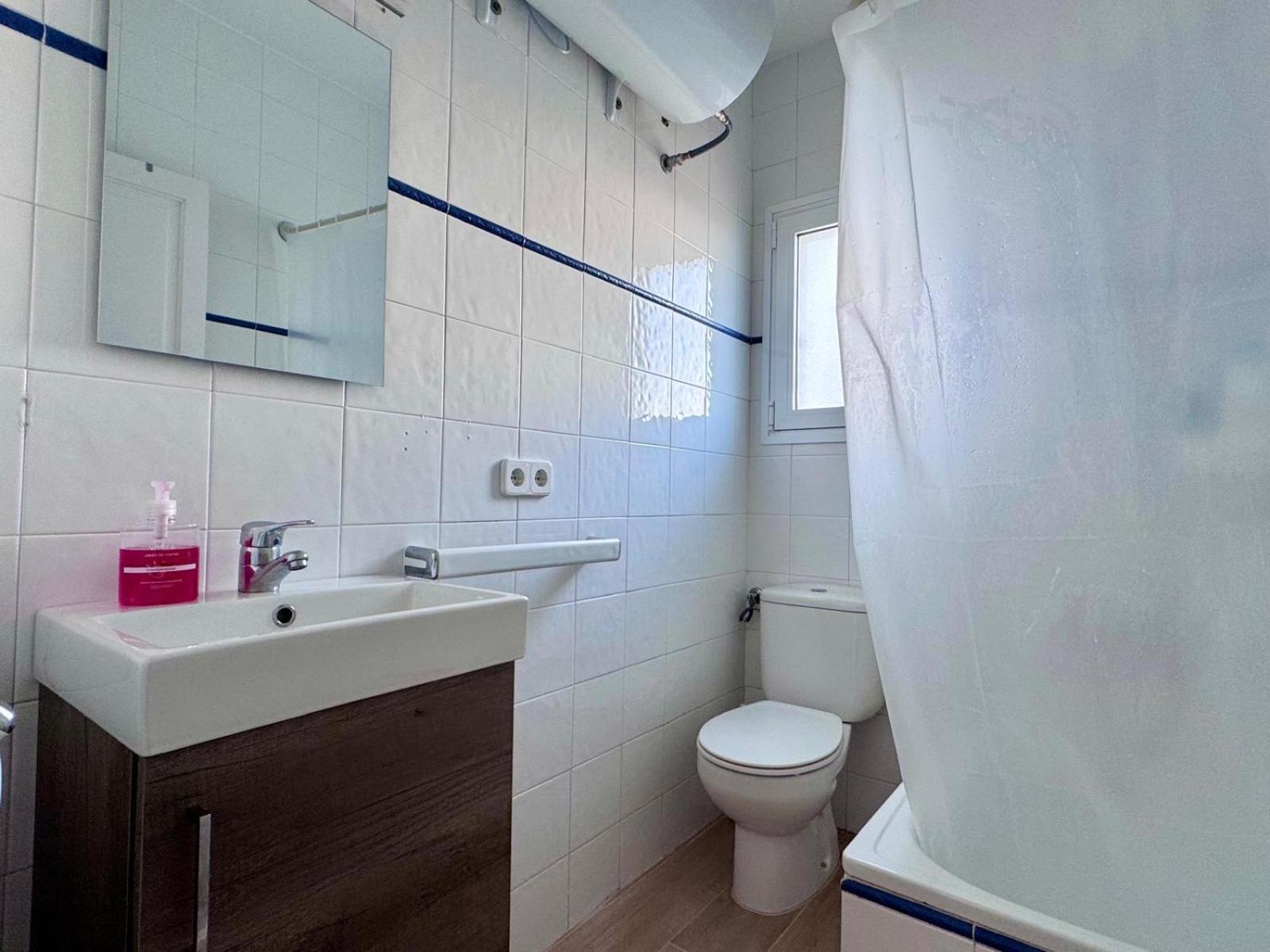 Precioso Residencial Con Piscina *