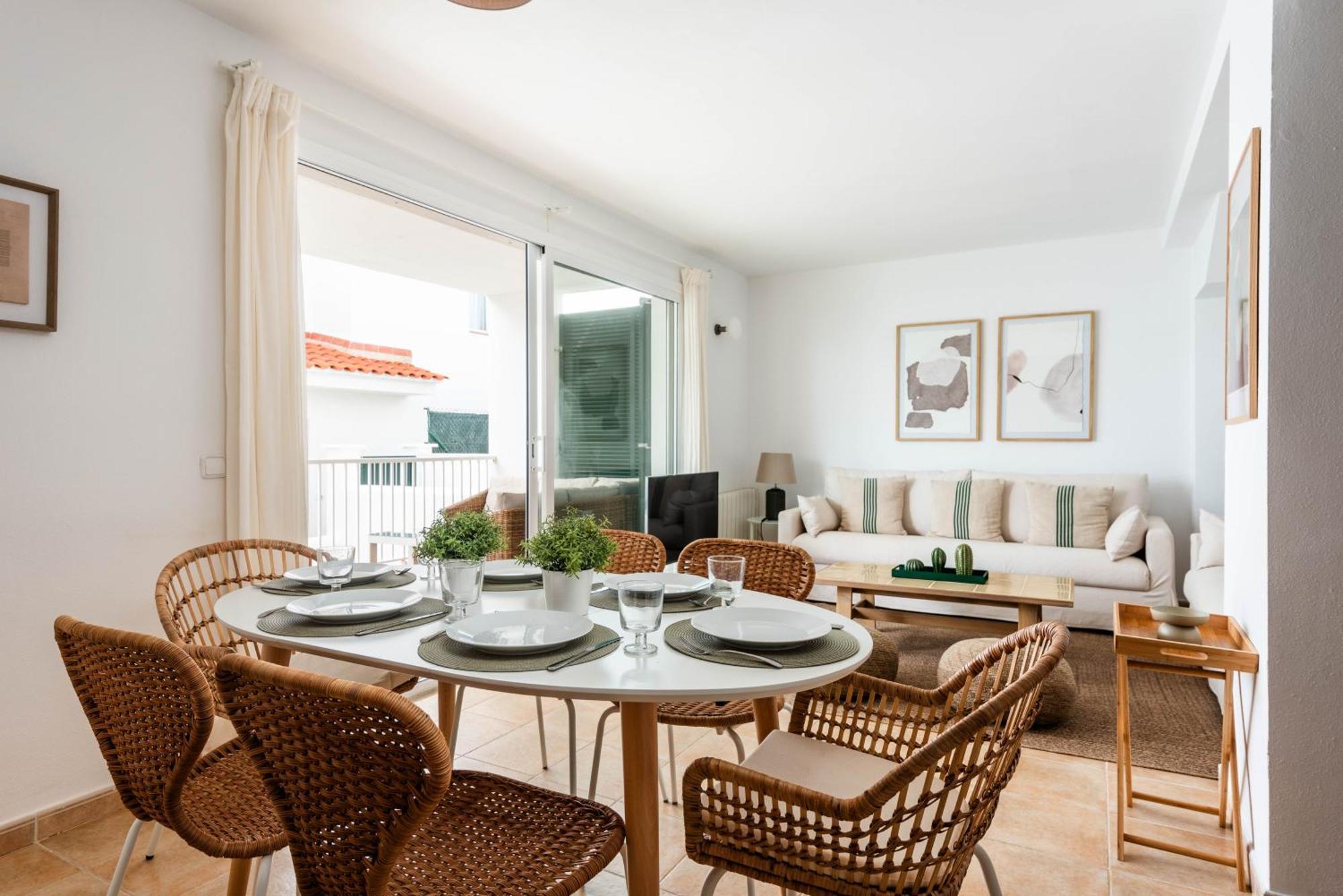 3 Bedroom Villa, 300m To Arenal D'en Castell * Punta Grossa