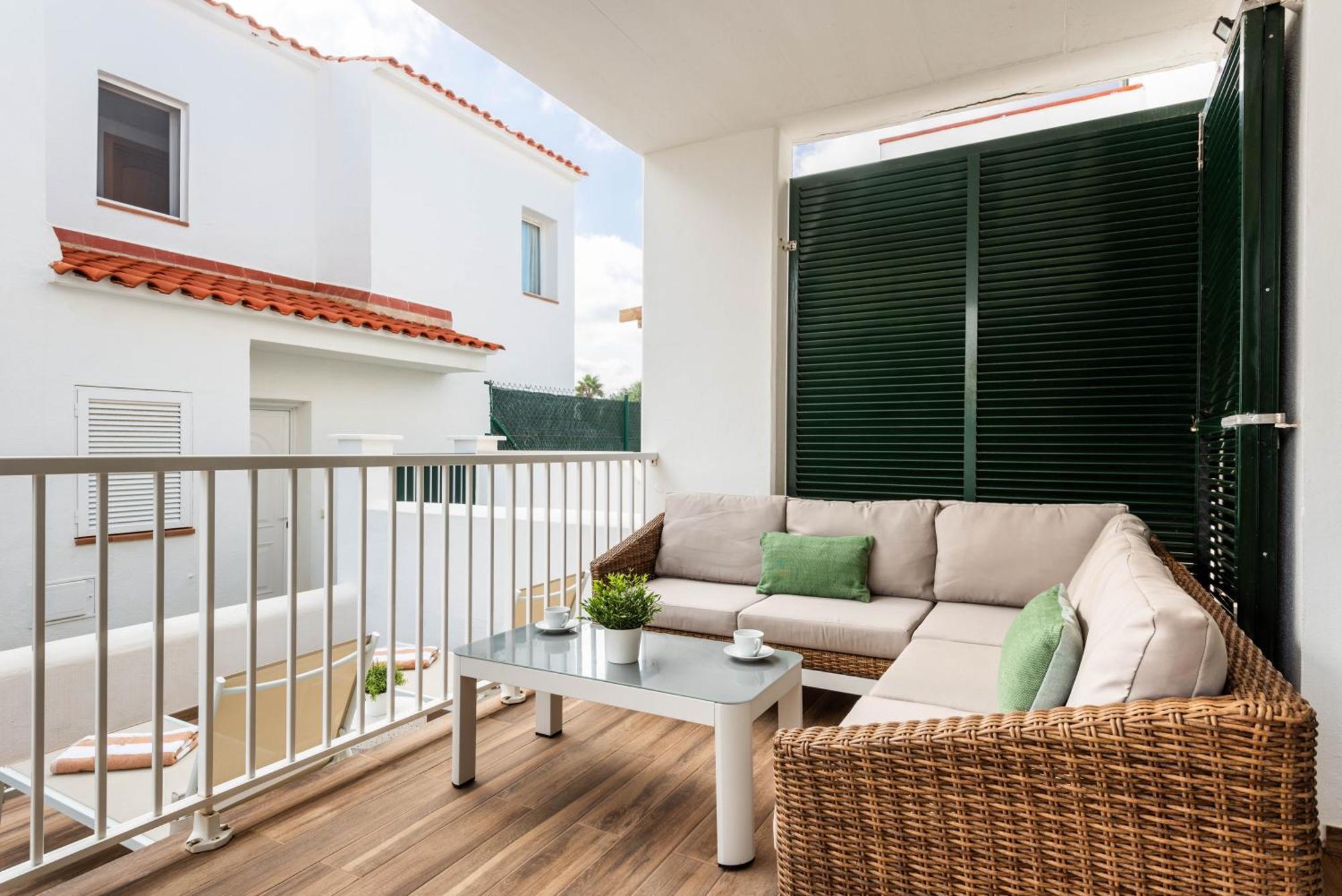 3 Bedroom Villa, 300m To Arenal D'en Castell Punta Grossa