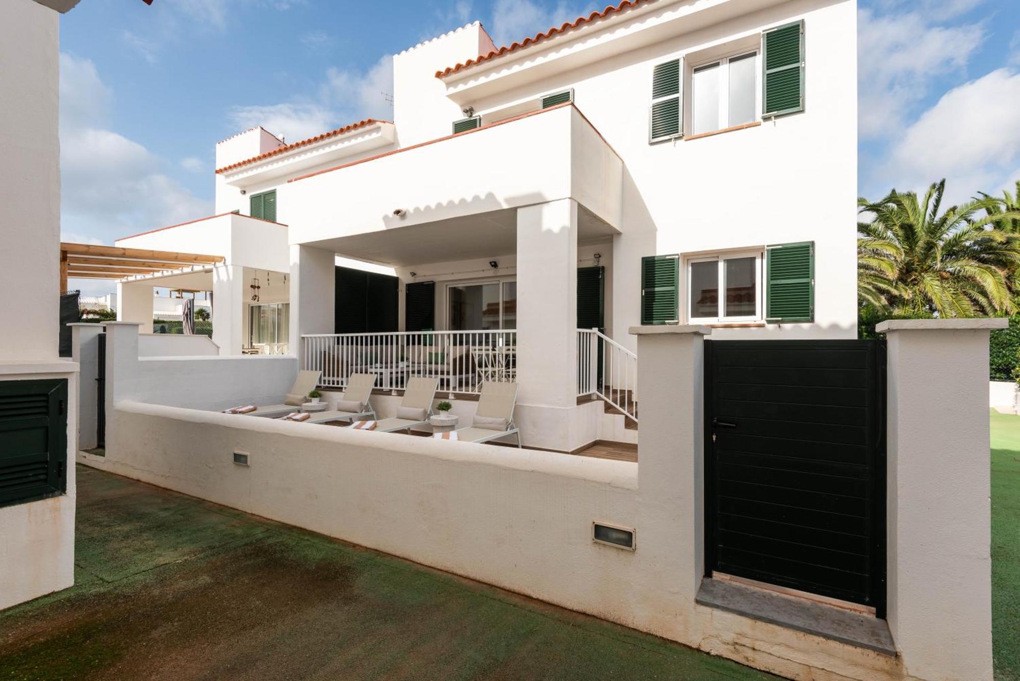 3 Bedroom Villa, 300m To Arenal D'en Castell Сasa de vacaciones