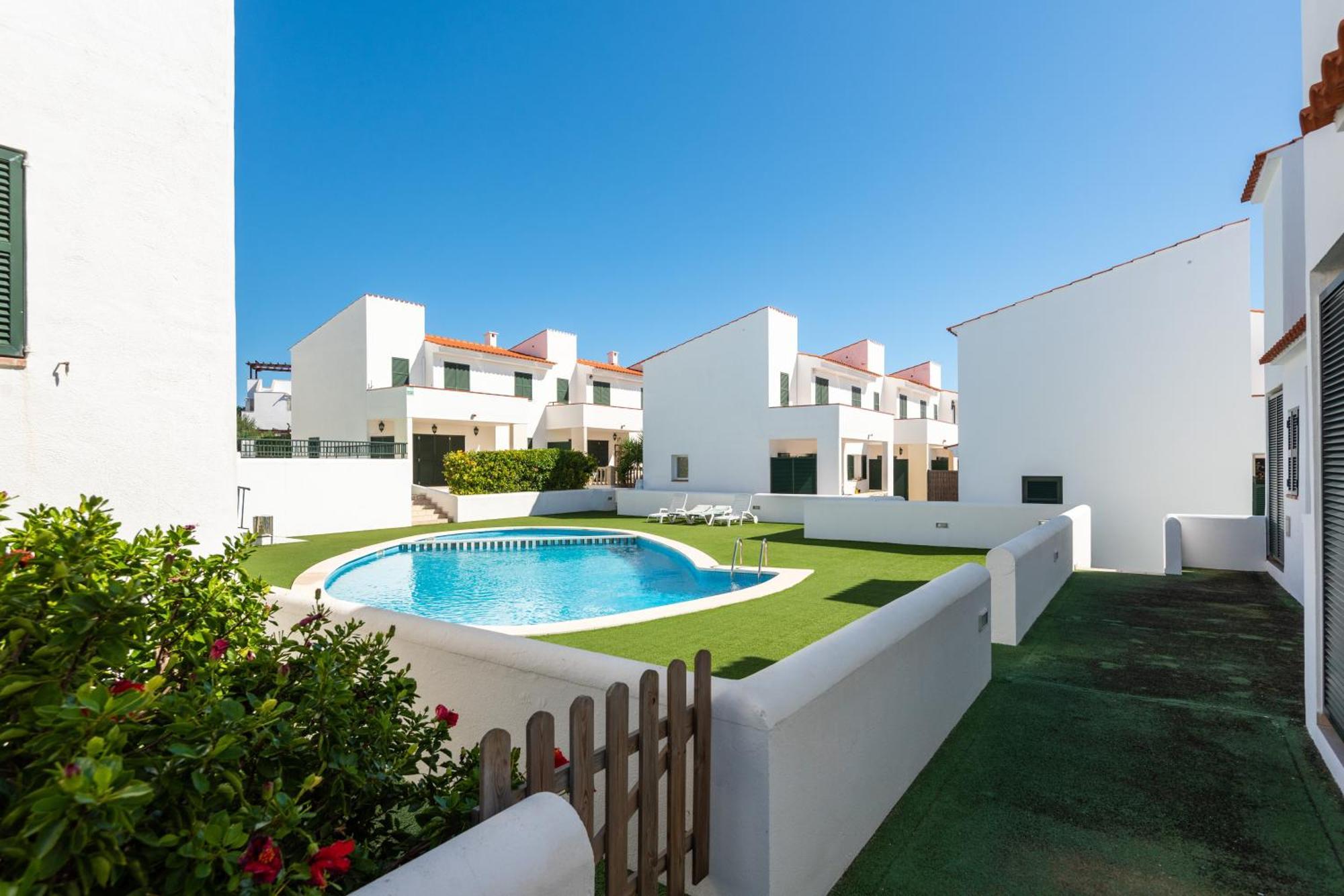 3 Bedroom Villa, 300m To Arenal D'en Castell Сasa de vacaciones