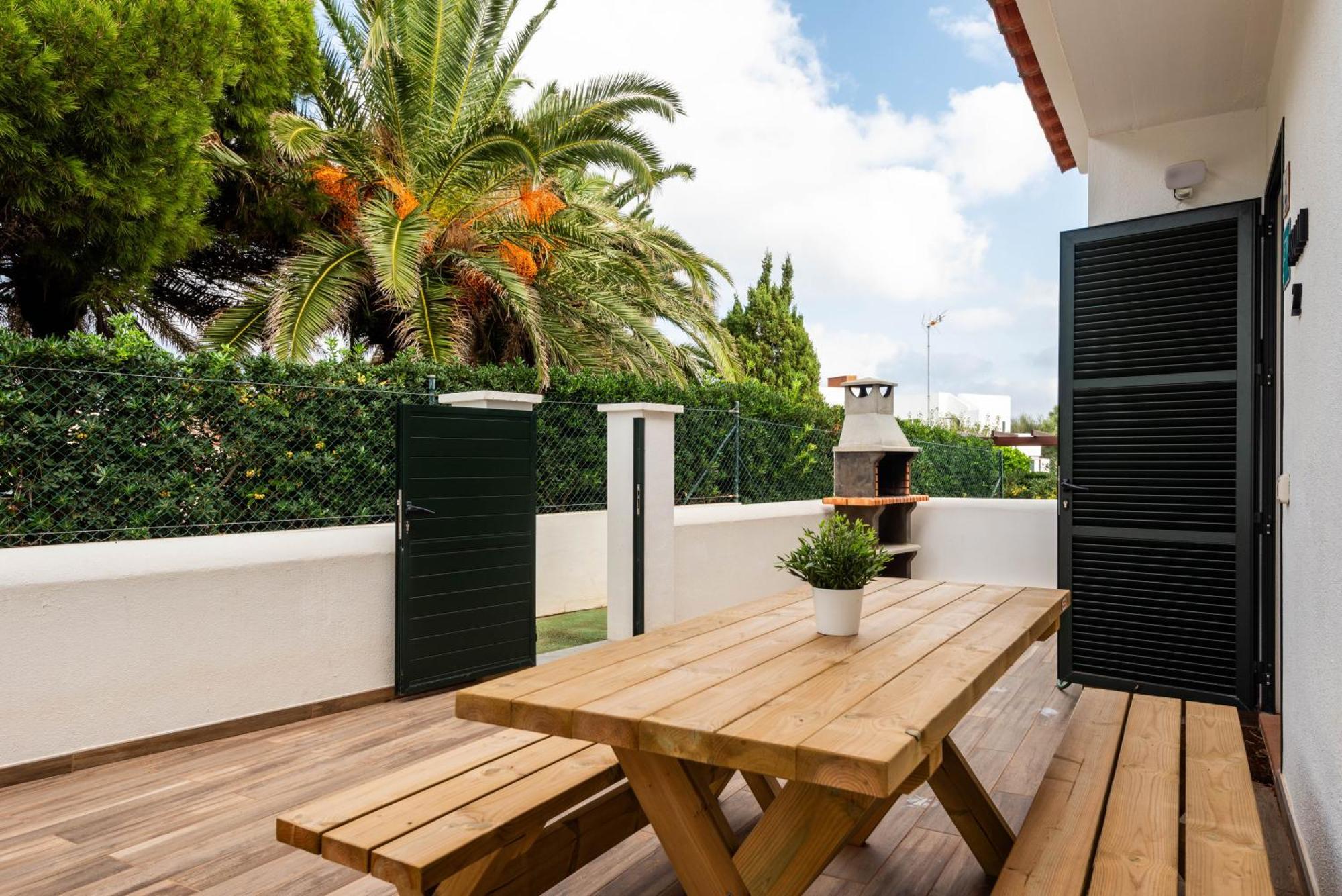 Сasa de vacaciones 3 Bedroom Villa, 300m To Arenal D'en Castell Punta Grossa