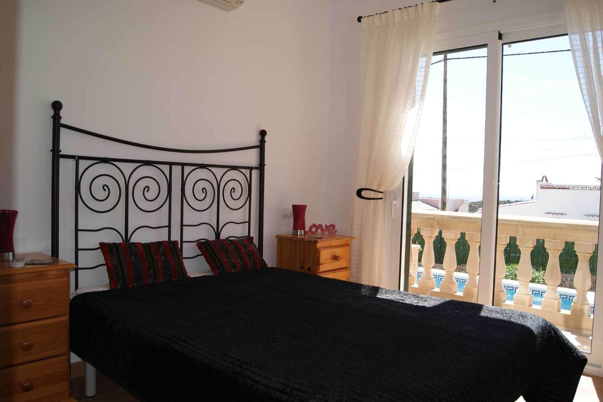 Petre Villa *