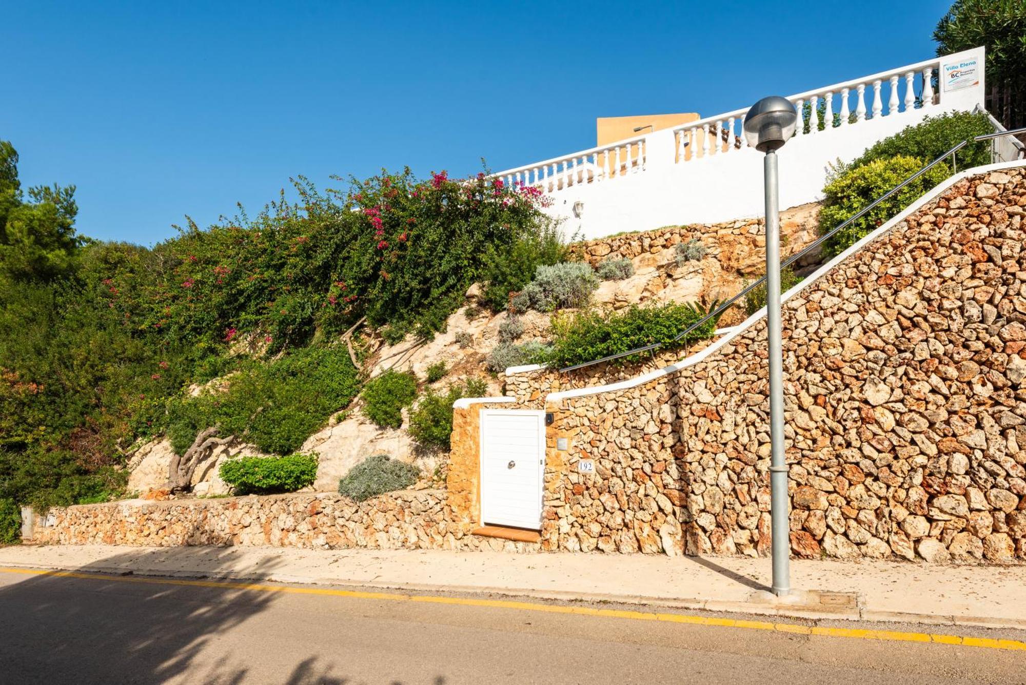 Villa Elena - *